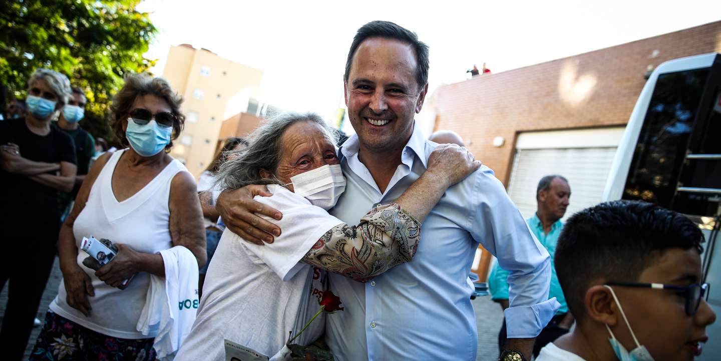Medina correu mercados, feiras, arruadas, sempre sem mencionar os partidos da esquerda (nem sequer o parceiro BE)