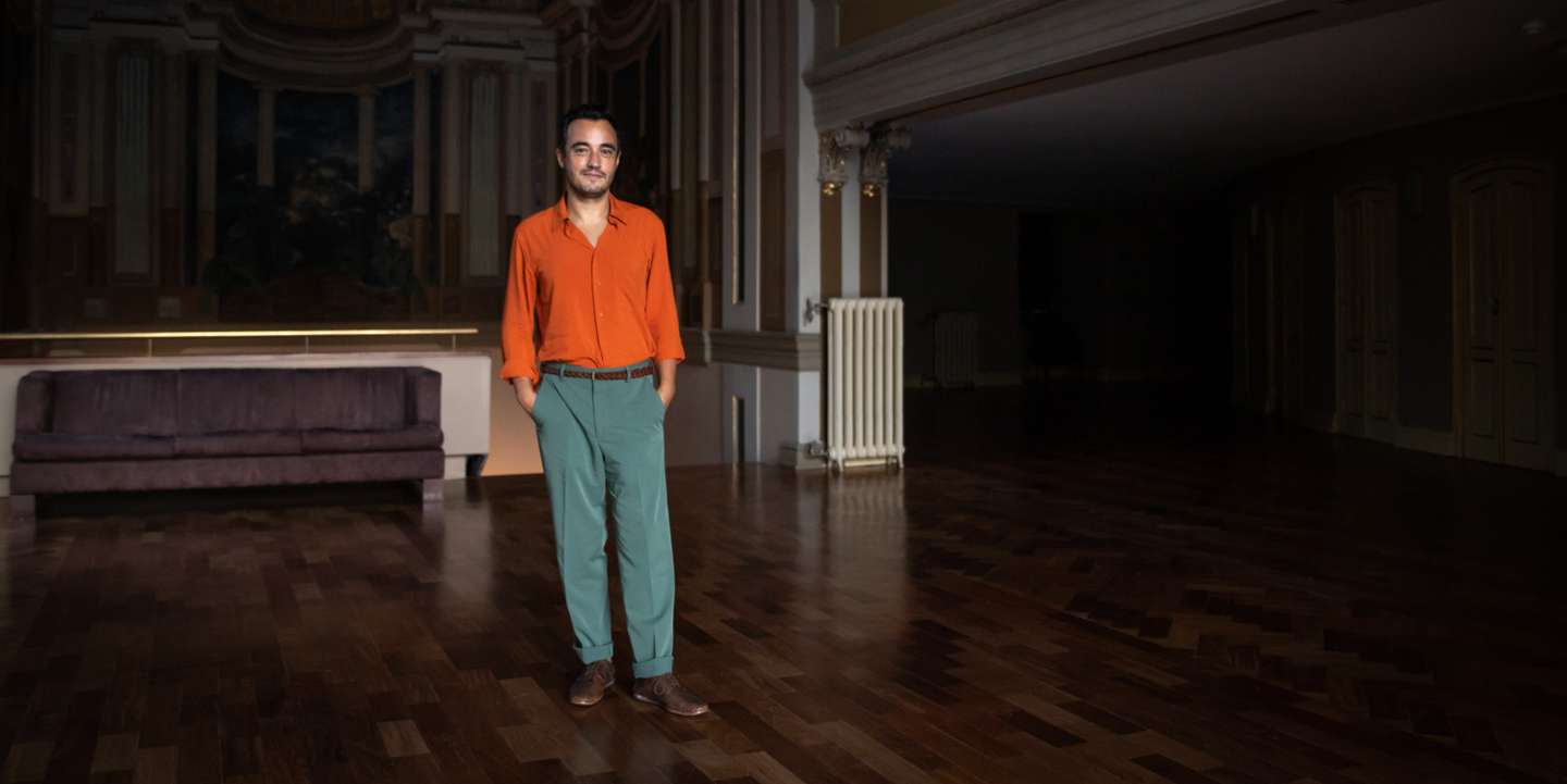 Pedro Penim é autor do texto e da encenação de "Pais & Filhos", que se estreia a 15 de setembro no Teatro São Luiz, em Lisboa. No início do próximo ano passa pelo Teatro São João, no Porto
