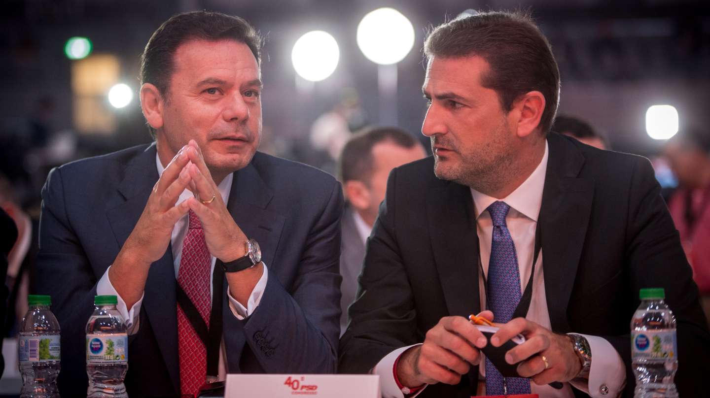 CONGRESSO PSD: Luís Montenegro e Hugo Soares, no segundo dia do 40º Congresso Nacional do Partido Social Democrata (PSD), no Pavilhão Rosa Mota, no Porto. 2 de Julho de 2022 Pavilhão Rosa Mota, Porto TOMÁS SILVA/OBSERVADOR