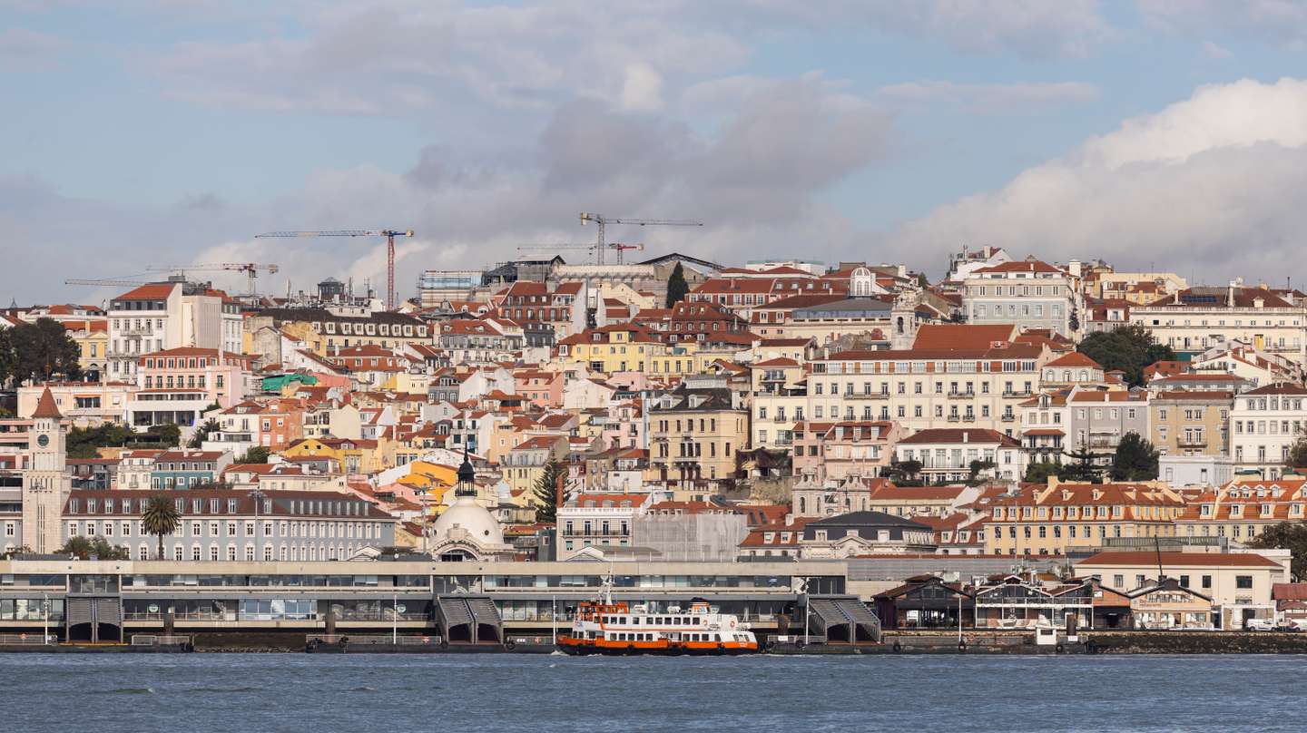 Além de visitas ao local, a autora afirma ter feito sessões participativas acerca do projeto, em que os residentes da área urbana "enfatizaram a presença de uma barreira significativa entre a cidade e o rio"