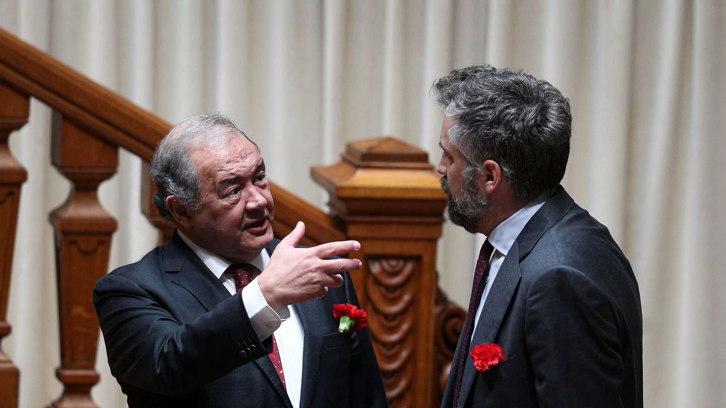 Sessão solene comemorativa do 48º aniversário do 25 de Abril na Assembleia da República. Contou com a presença do presidente da República, Marcelo Rebelo de Sousa, do presidente da Assembleia da República, Augusto Santos Silva, do primeiro-ministro, António Costa, do Governo, dos deputados e de vários convidados. Ministro da Economia e do Mar António Costa e Silva e Ministro das Infraestruturas e da Habitação Pedro Nuno Santos Lisboa, 25 de Abril de 2022. FILIPE AMORIM/OBSERVADOR