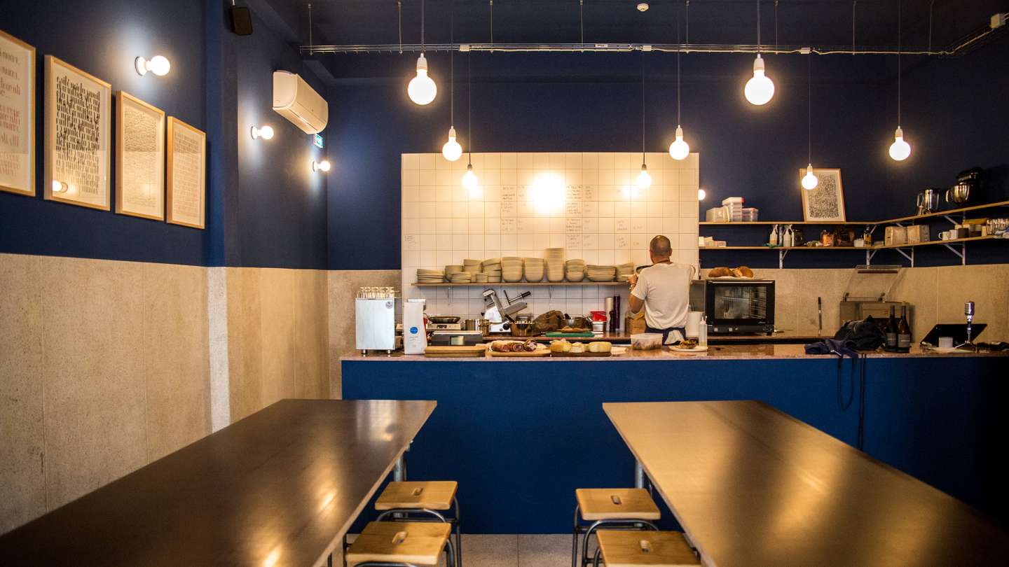 Reportagem no novo restaurante/garrafeira, "Tasco Force", do chefe de cozinha Leopoldo Calhau. Alvalade, Lisboa 27 de Outubro de 2022 TOMÁS SILVA/OBSERVADOR