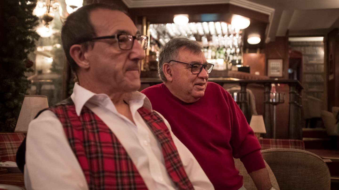 O café de São Bento, em frente à Assembleia da República, celebra 40 anos desde que abriu portas, nele já entraram a maior parte dos politicos do país. 6 de Dezembro de 2022 Café de São Bento, Lisboa TOMÁS SILVA/OBSREVADOR