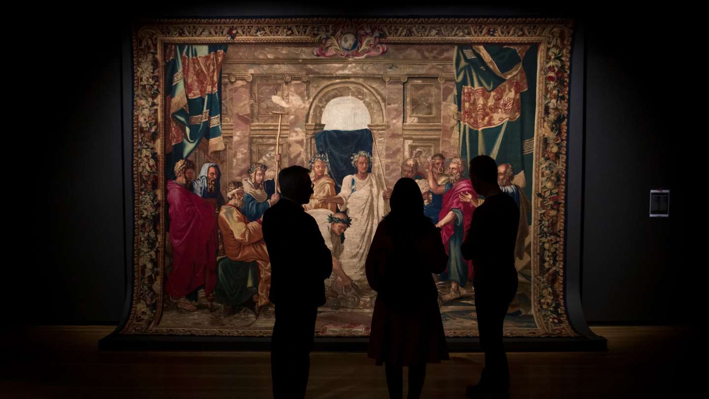 A exposição Superstar Pharaohs, no Museu Calouste Gulbenkian, expõe a figura do faraó e o papel que este desempenhava no Antigo Egipto, acompanhando a evolução do seu simbolismo pela história do mundo. A exposição estará aberta ao público de dia 25 de novembro de 2022, a 06 de março de 2023 no Museu Calouste Gulbenkian, em Lisboa. 22 de Novembro de 2022 Museu Calouste Gulbenkian, Lisboa TOMÁS SILVA/OBSERVADOR