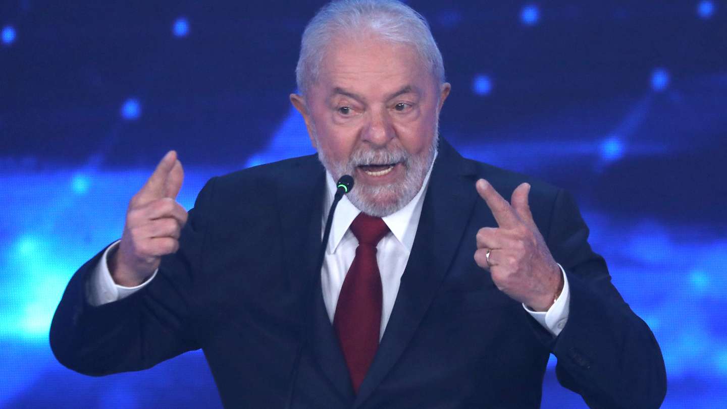 Lula and Bolsonaro Face to Face in First Presidential Debate