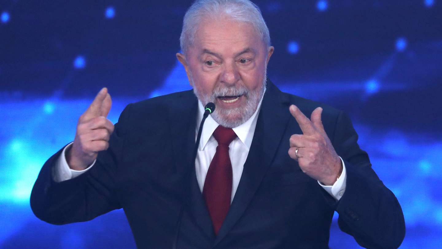 Lula and Bolsonaro Face to Face in First Presidential Debate