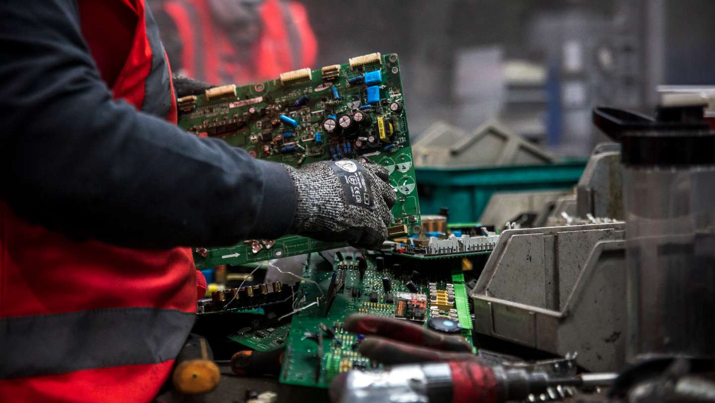 O Observador visitou a Veolia, empresa de gestão de resíduos eletronicos, em Loures. Lisboa, 11 de Novembro de 2022 TOMÁS SILVA/OBSERVADOR