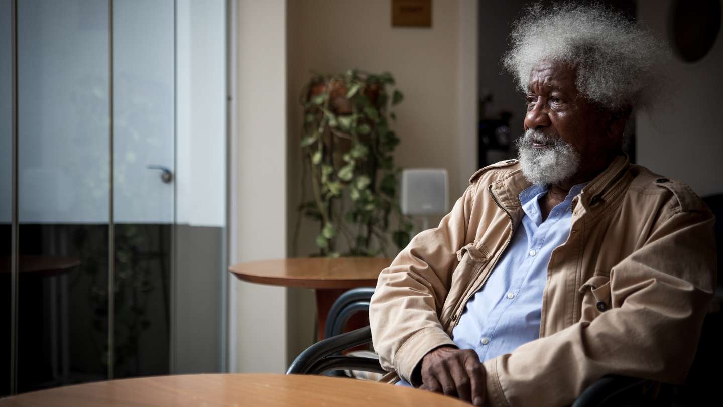 Entrevista ao escritor Nigeriano, Wole Soyinka, vencedor do Prêmio Nobel da Literatura no ano de 1986. 15 de Outubro de 2022 Festival FOLIO, Óbidos TOMÁS SILVA/OBSERVADOR