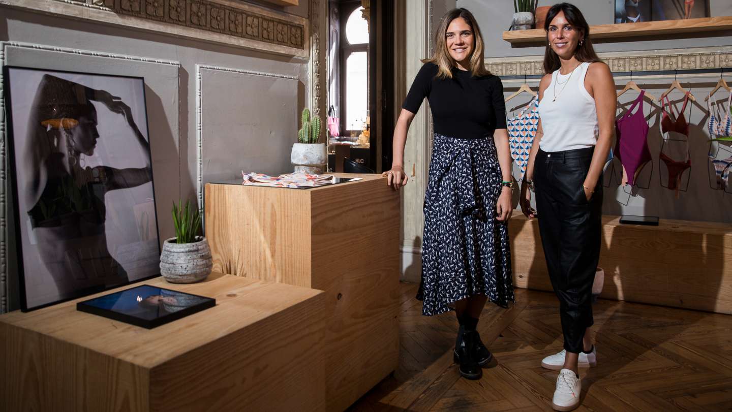 Inês e Marta Fonseca criadoras da marca Latitid de biquinis e fatos de banho. Lisboa, 01 de Abril de 2022. FILIPE AMORIM/OBSERVADOR