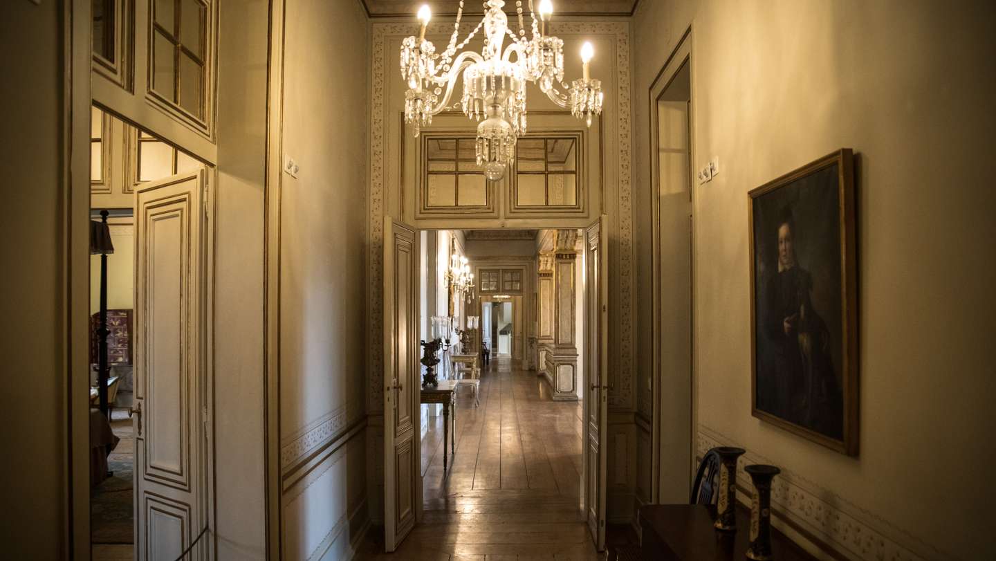 Durante a primeira vizita oficial da Rainha de Inglaterra, Isabel II, a Portugal, foi no Palácio Nacional de Queluz, que Sua Majestade, a Rainha, ficou a dormir. Imagens dos aposentos da Rainha. 31 de Maio de 2022 Palácio Nacional de Queluz TOMÁS SILVA/OBSERVADOR