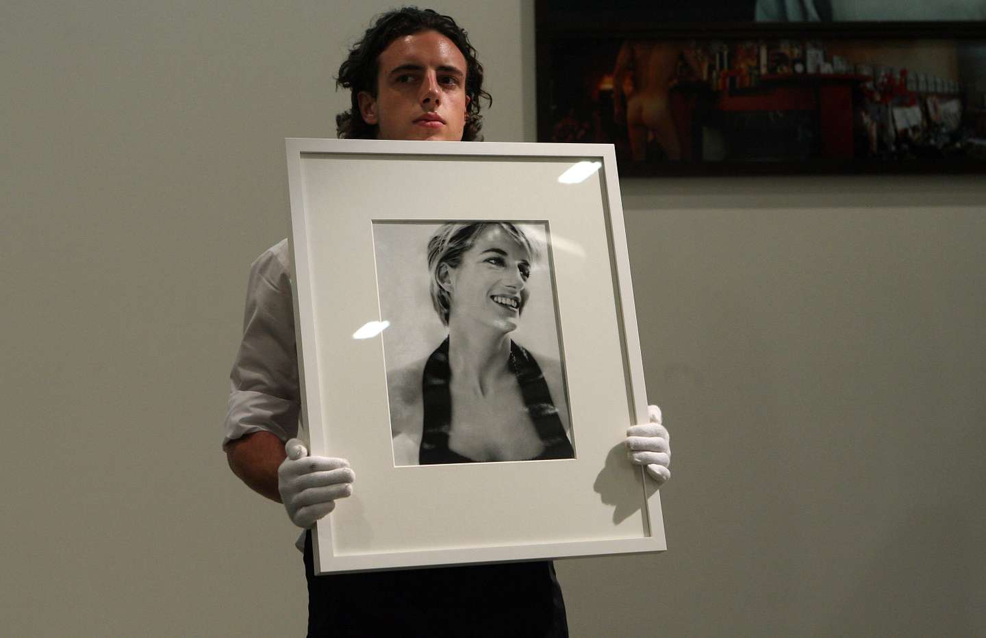 Mario Testino Portrait Of Princess Diana Is Auctioned