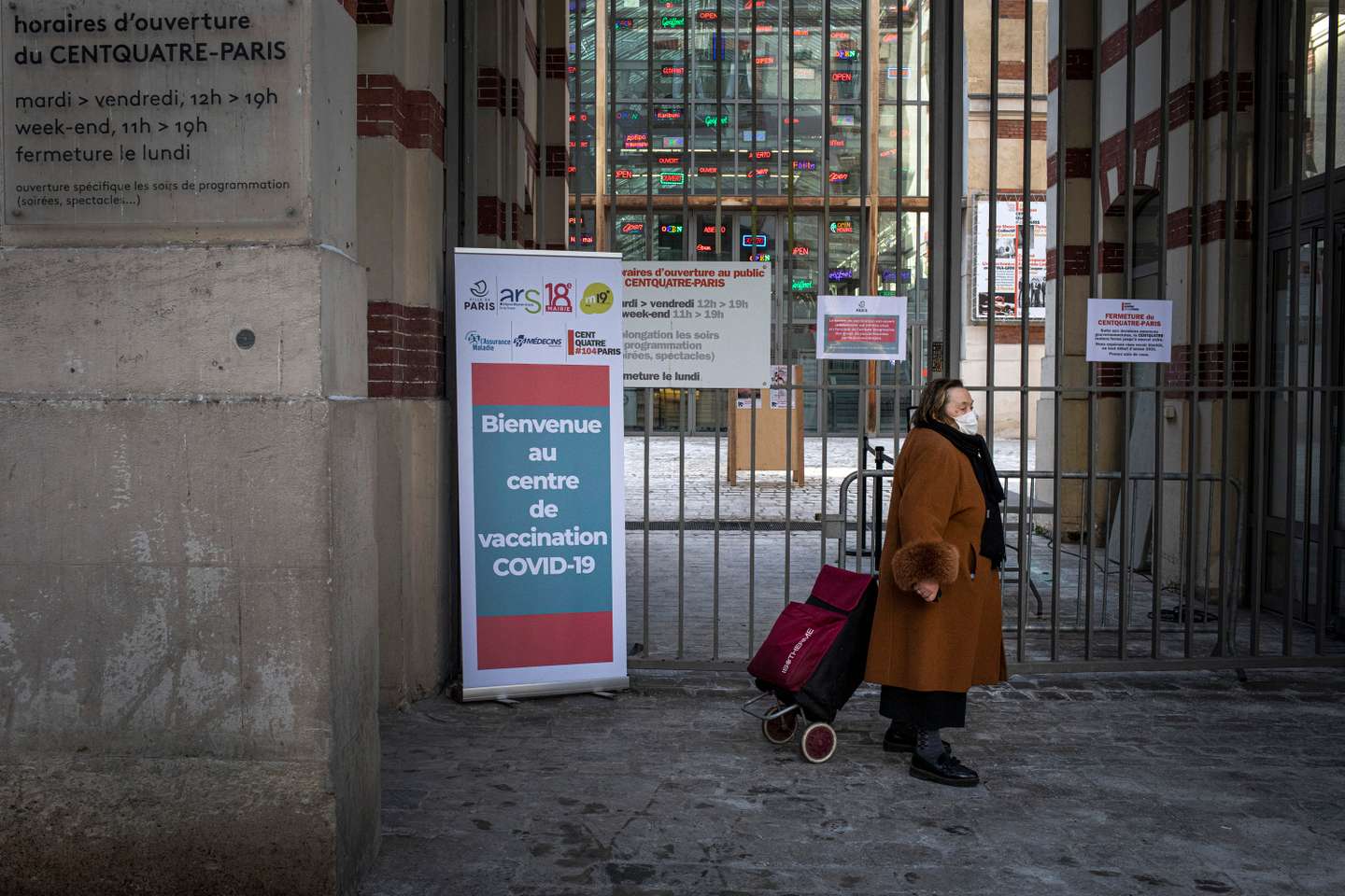 France's Sluggish Vaccine Roll-out As Covid-19 Infections Plateau