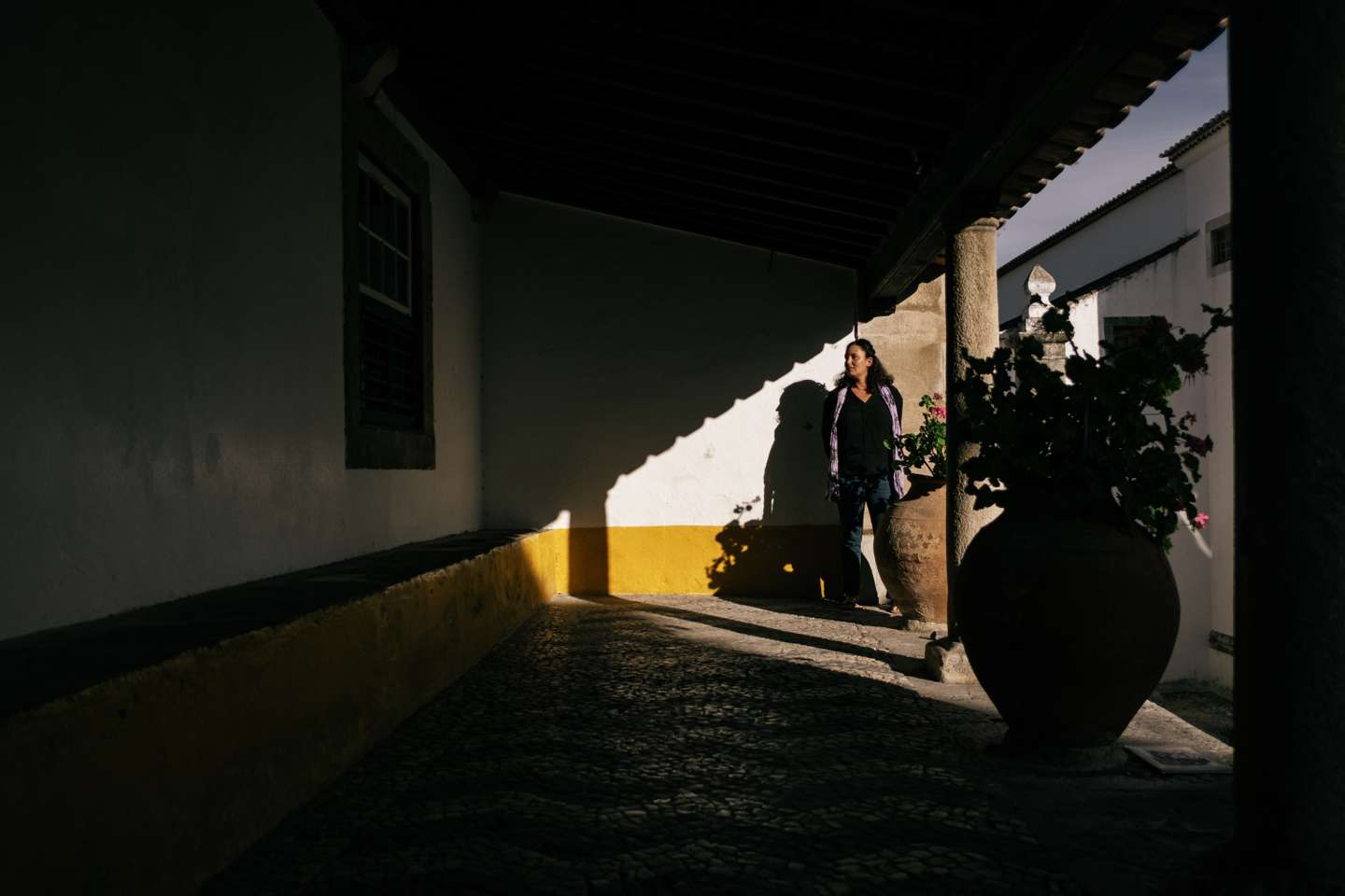 O Observador entrevistou a escritora, Cláudia Andrade, no Festival Internacional Literário de Óbidos, o FOLIO. Óbidos, 23 de Outubro de 2021 ANDRÉ DIAS NOBRE / OBSERVADOR