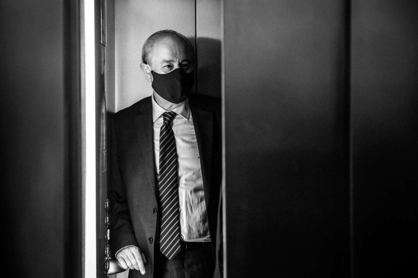 Eleições Diretas PSD: Rui Rio, atual líder e recandidato à liderança do Partido Social Democrata - PSD - completa o seu programa oficial na Madeira com uma sessão de esclarecimentos com os militantes do partido. Nesta sessão fez-se acompanhar por Pedro Coelho, Presidente da Câmara de Lobos e Alberto João Jardim, ex-presidente do Governo Regional da Madeira. 23 de Novembro de 2021 Câmara de Lobos, Madeira TOMÁS SILVA/OBSERVADOR