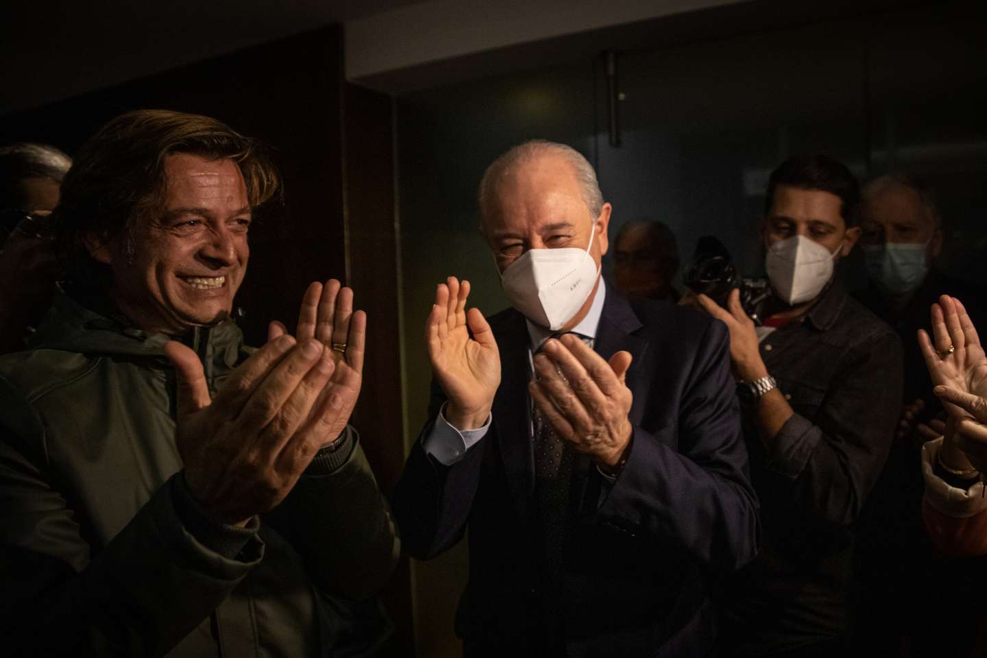 DIRETAS PSD: eleições internas do Partido Social Democrata - PSD - entre Rui Rio e Paulo Rangel, para a liderança do partido. Sede de campanha de Rui Rio, atual líder e re-candidato à liderança do partido, no Hotel Sheraton do Porto. Momento em que se soube da vitória. 27 de novembro de 2021. TOMÁS SILVA/OBSERVADOR