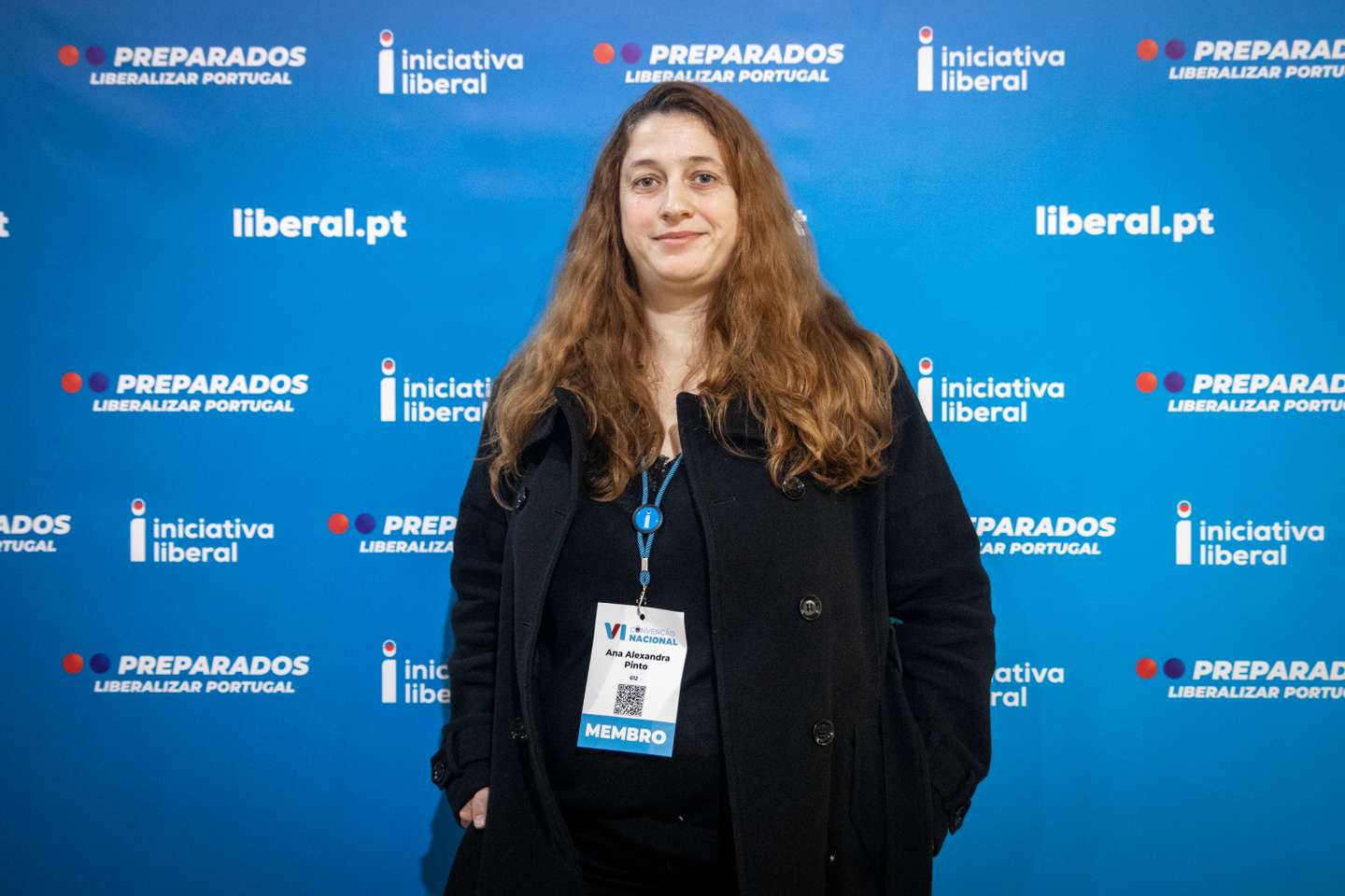 VI Convenção da Iniciativa Liberal - IL. O partido reúne em convenção no Centro de Congressos de Lisboa. Militantes do partido respondem à pergunta "Iniciativa Liberal, partido que se enquadra à esquerda ou à direita?" - Alexandra Pinto, 44 anos. Lisboa, 11 de dezembro de 2021. TOMÁS SILVA/OBSERVADOR