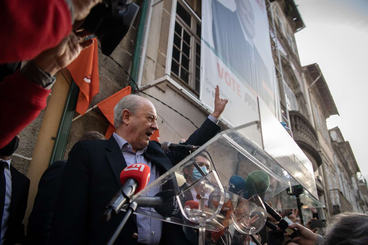 ELEIÇOES LEGISLATIVAS: Rui Rio, lider do Partido Social Democrata (PSD), durante uma arruada em Barcelos, no dia em que arrancam oficialmente os dias de campanha para as eleições legislativas que se realizaram no próximo dia 30 de Janeiro. 16 de Janeiro de 2022, Barcelos TOMÁS SILVA/OBSERVADOR
