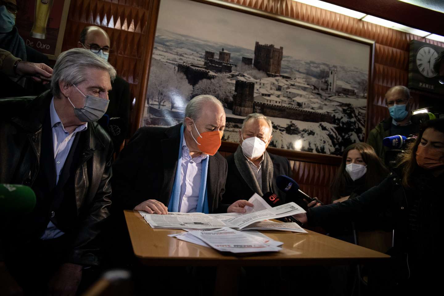 ELEIÇOES LEGISLATIVAS: Rui Rio, lider do Partido Social Democrata (PSD), durante uma arruada em Bragança.. As eleições legislativas realizam-se no próximo dia 30 de Janeiro. 20 de Janeiro de 2022, Bragança TOMÁS SILVA/OBSERVADOR