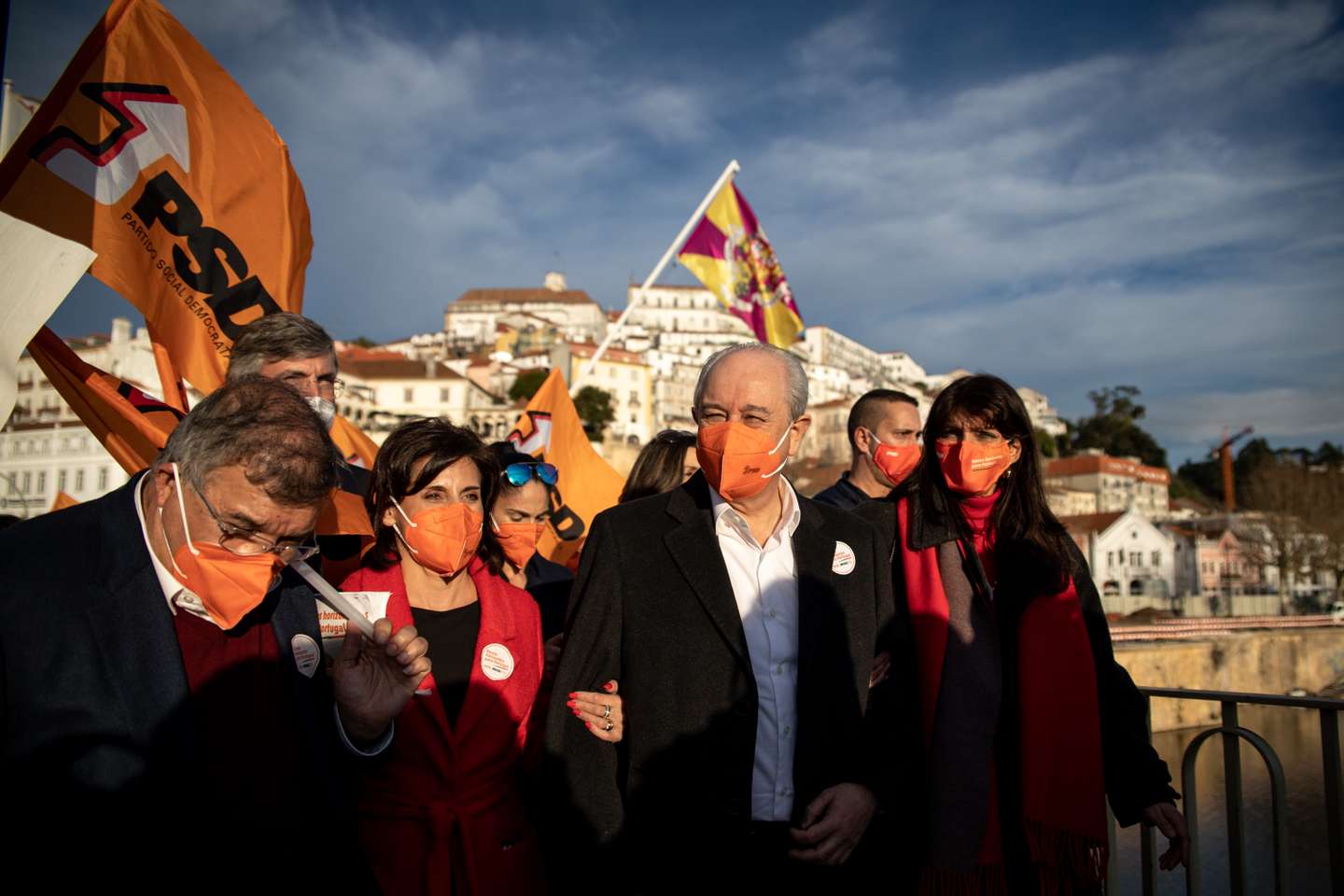 ELEIÇOES LEGISLATIVAS: Rui Rio, lider do Partido Social Democrata (PSD), durante uma arruada em Coimbra. As eleições legislativas realizam-se no próximo dia 30 de Janeiro. 21 de Janeiro de 2022, Coimbra.. TOMÁS SILVA/OBSERVADOR