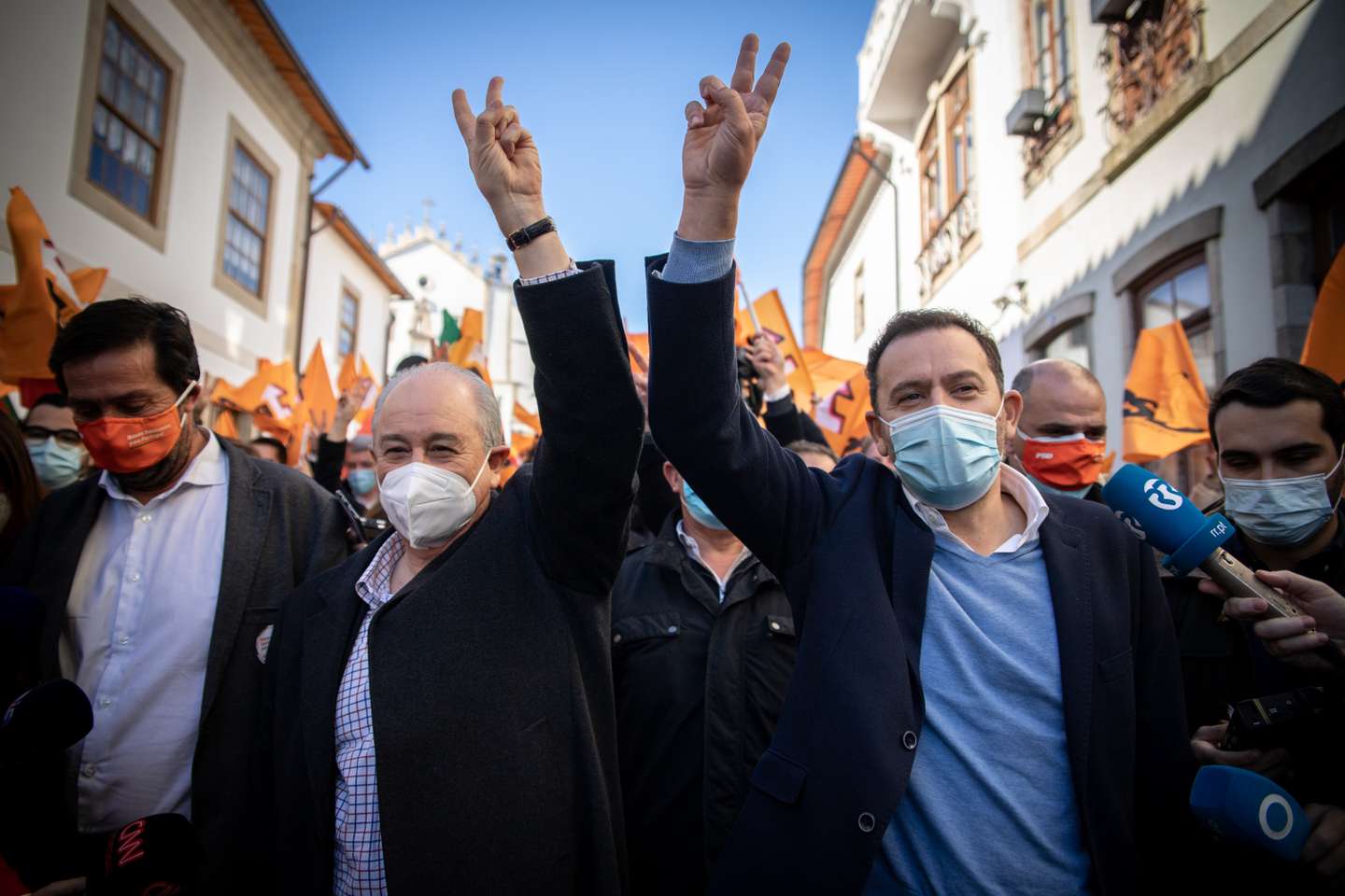 ELEIÇOES LEGISLATIVAS: Rui Rio, lider do Partido Social Democrata (PSD), durante uma arruada em Santa Maria da Feira, acompanhado de Luís Montenegro. As eleições legislativas realizam-se no próximo dia 30 de Janeiro. 22 de Janeiro de 2022, Santa Maria da Feira TOMÁS SILVA/OBSERVADOR
