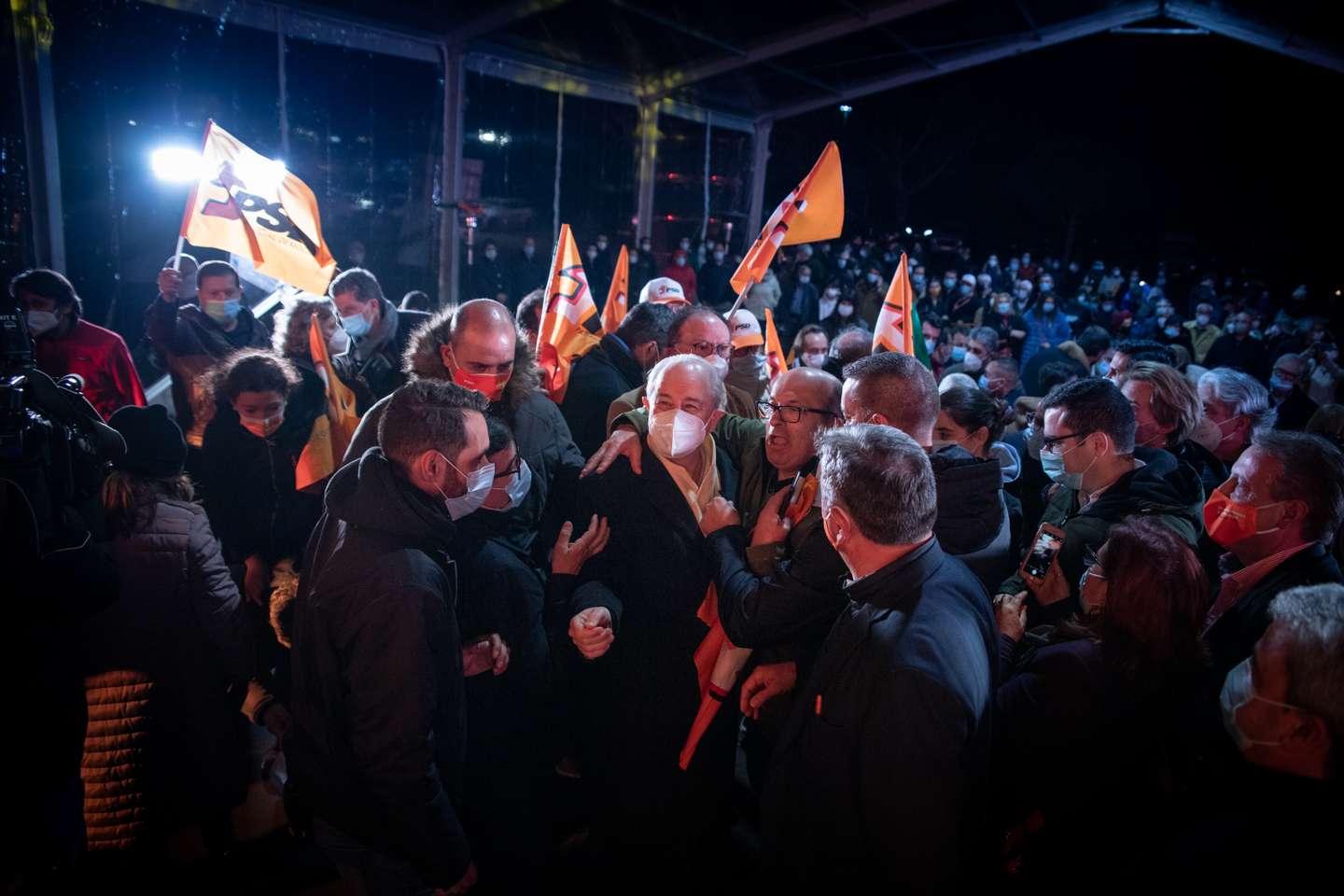 ELEIÇOES LEGISLATIVAS: Rui Rio, lider do Partido Social Democrata (PSD), chega à sessão de esclarecimentos do dia, em Viana do Castelo, acompanhado de Paulo Rangel, ex-rival nas últimas diretas do partido. As eleições legislativas realizam-se no próximo dia 30 de Janeiro. 23 de Janeiro de 2022, Viana do Castelo TOMÁS SILVA/OBSERVADOR