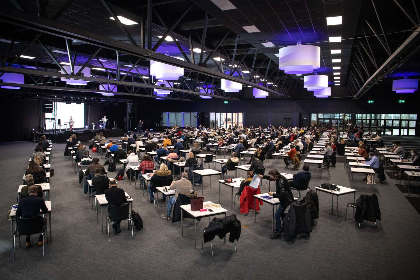 Conferência sobre o Futuro da Europa (COFOE) em Maastricht: O painel de cidadãos da Conferência Sobre o Futuro da Europa que se realizou entre os dias 11 e 13 de Fevereiro, juntou centenas de cidadãos europeus de idades entre os 16 e os 70 anos num centro de conferências em Maastricht. Com o objetivo de, interculturalmente, apresentarem propostas novas ao parlamento Europeu. As ideias foram discutidas e votadas no último dia. 11, 12 e 13 de Fevereiro de 2022 Países Baixos, Maastricht TOMÁS SILVA/OBSERVADOR