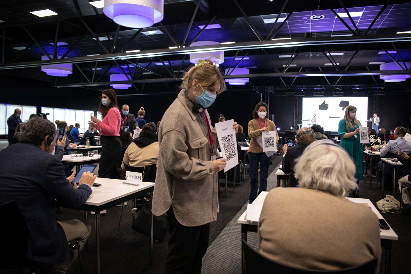 Conferência sobre o Futuro da Europa (COFOE) em Maastricht: O painel de cidadãos da Conferência Sobre o Futuro da Europa que se realizou entre os dias 11 e 13 de Fevereiro, juntou centenas de cidadãos europeus de idades entre os 16 e os 70 anos num centro de conferências em Maastricht. Com o objetivo de, interculturalmente, apresentarem propostas novas ao parlamento Europeu. As ideias foram discutidas e votadas no último dia. 11, 12 e 13 de Fevereiro de 2022 Países Baixos, Maastricht TOMÁS SILVA/OBSERVADOR
