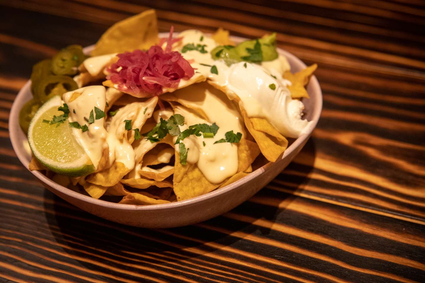 Novo restaurante Mexicano - GUAKA - que abre na Rua de São Marçal em Lisboa, perto da Praça das Flores. De pratos típicos Mexicanos a margaritas e shots de tequila, GUAKA o novo restaurante Mexicano, que abre agora no centro da capital, promete boa comida acompanhada de um ambiente muito festivo. 17 de Fevereiro de 2022, Lisboa TOMÁS SILVA/OBSERVADOR