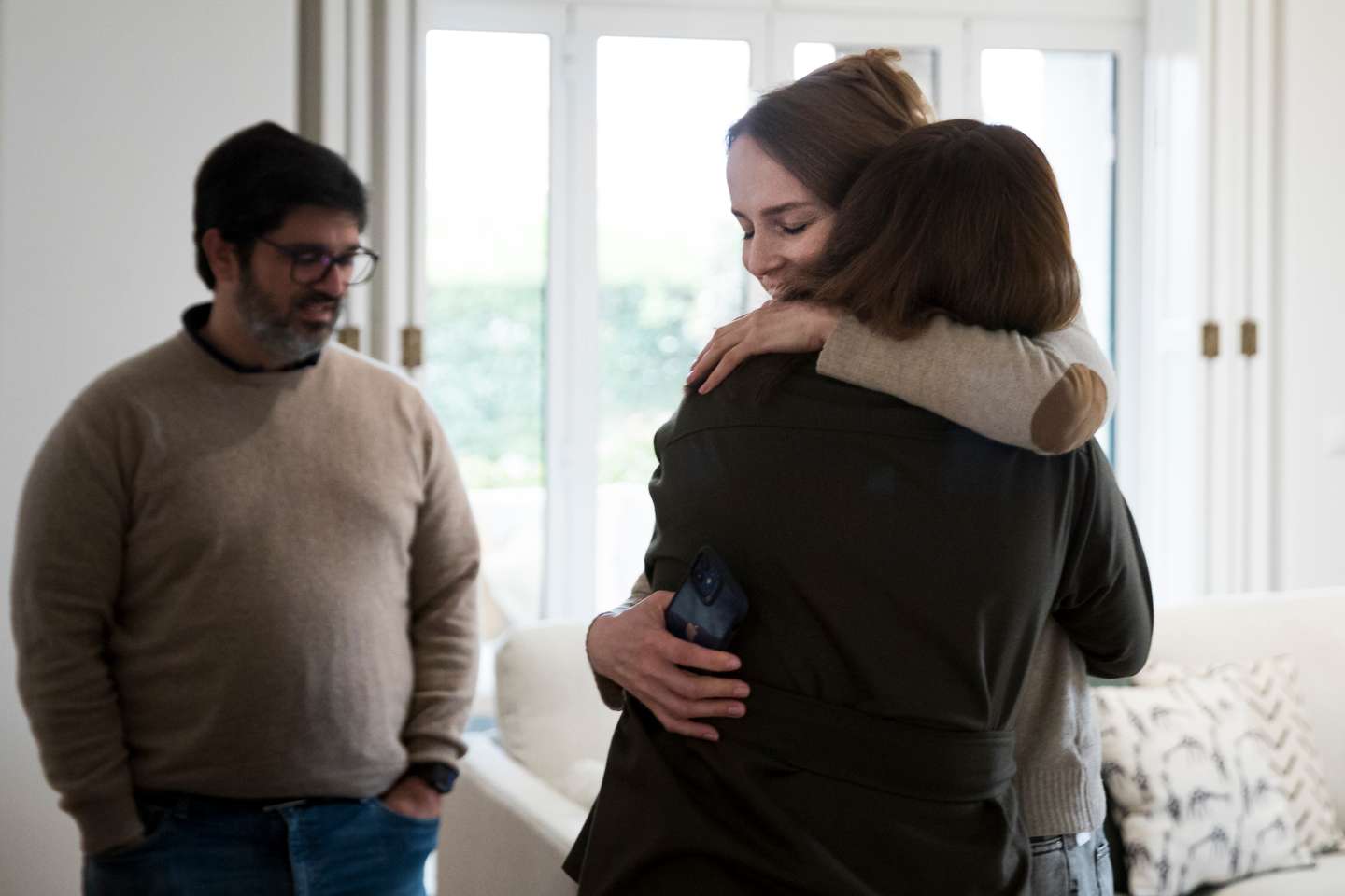 Famílias portuguesas que estão a acolher refugiados vindos da Ucrânia, nas suas casas. O casal Pedro e Leonor acolheram Olga, a sua mãe e a sua filha. Parede, 16 de Março de 2022. FILIPE AMORIM/OBSERVADOR
