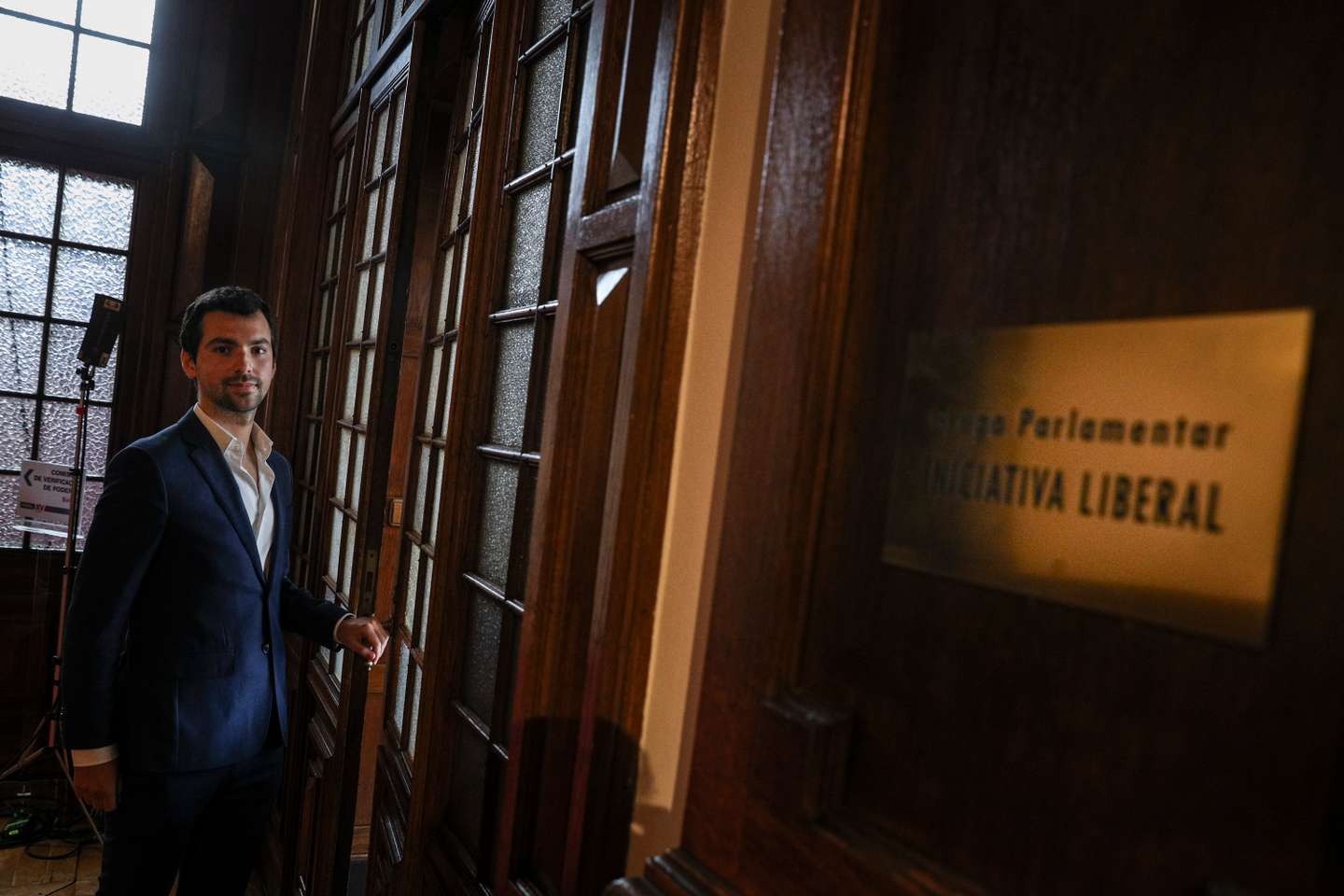 Primeiro dia dos deputados da XV Legislatura na Assembleia da República. Os deputados fazem a sua inscrição no sistema. Bernardo Blanco, deputado da Iniciativa Liberal Lisboa, 29 de Março de 2022. FILIPE AMORIM/OBSERVADOR