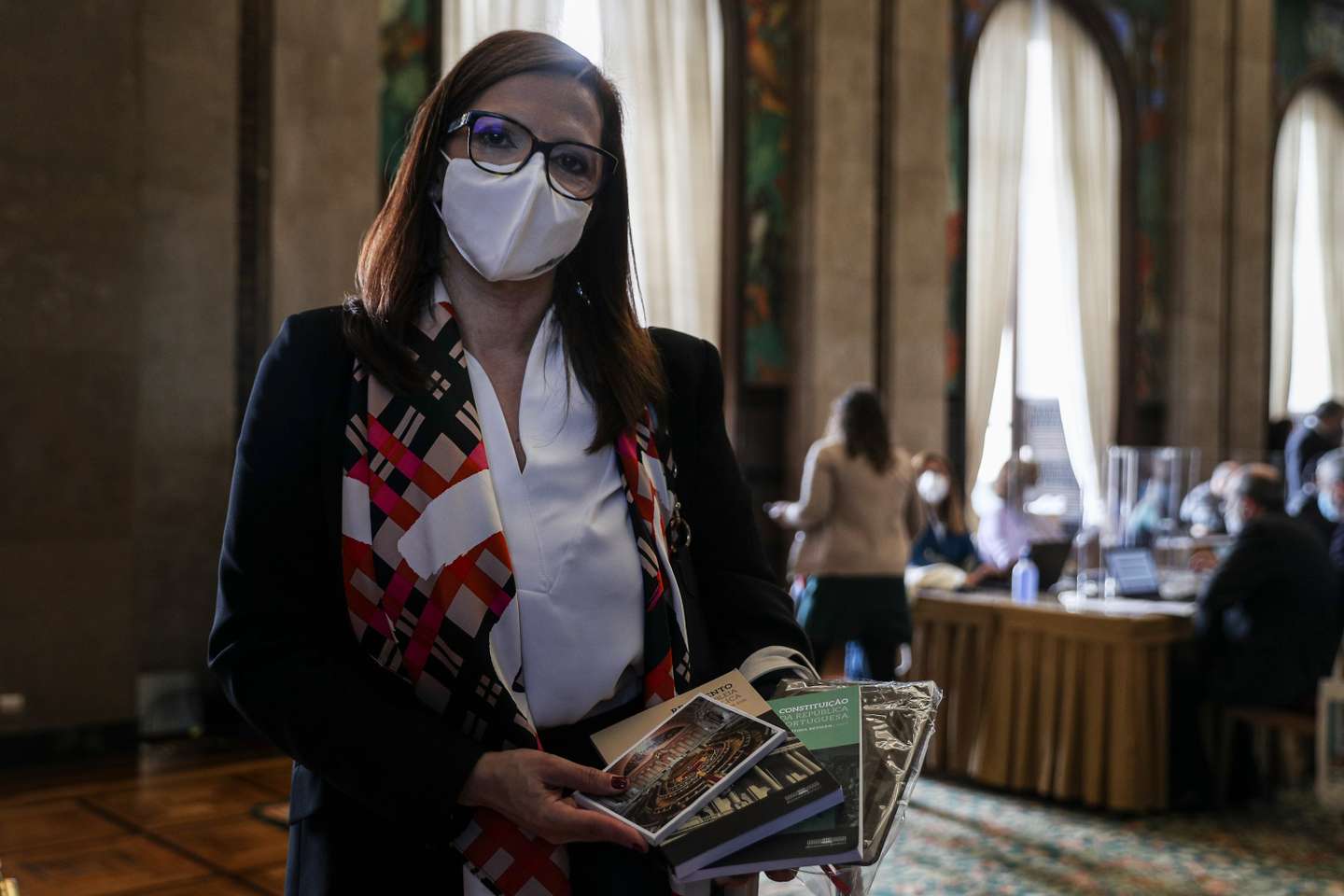 Primeiro dia dos deputados da XV Legislatura na Assembleia da República. Os deputados fazem a sua inscrição no sistema. Cristiana Ferreira, deputada do PSD Lisboa, 29 de Março de 2022. FILIPE AMORIM/OBSERVADOR
