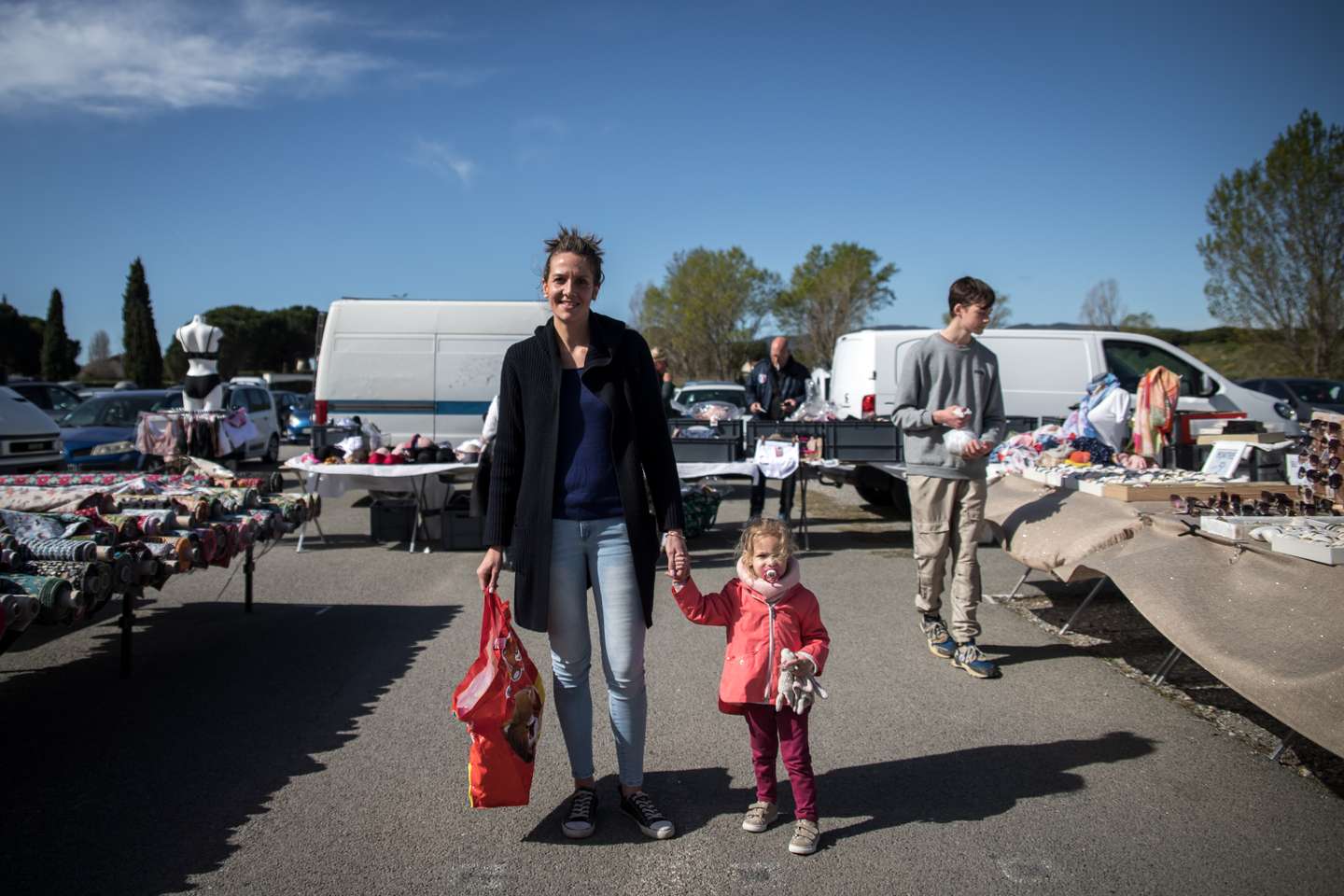 Reportagem na cidade de Fréjus, em França, uma cidade que apoia maioritáriamente Marine Le Pen, a principal candidata às presidênciais de francêsas, a seguir a Emmanuel Macron, atual presindente da Républica de França. As eleições para a 1ª volta realizam-se no próximo dia 10 de Abril. 7 de Abril de 2022 Fréjus, França TOMÁS SILVA/OBSERVADOR