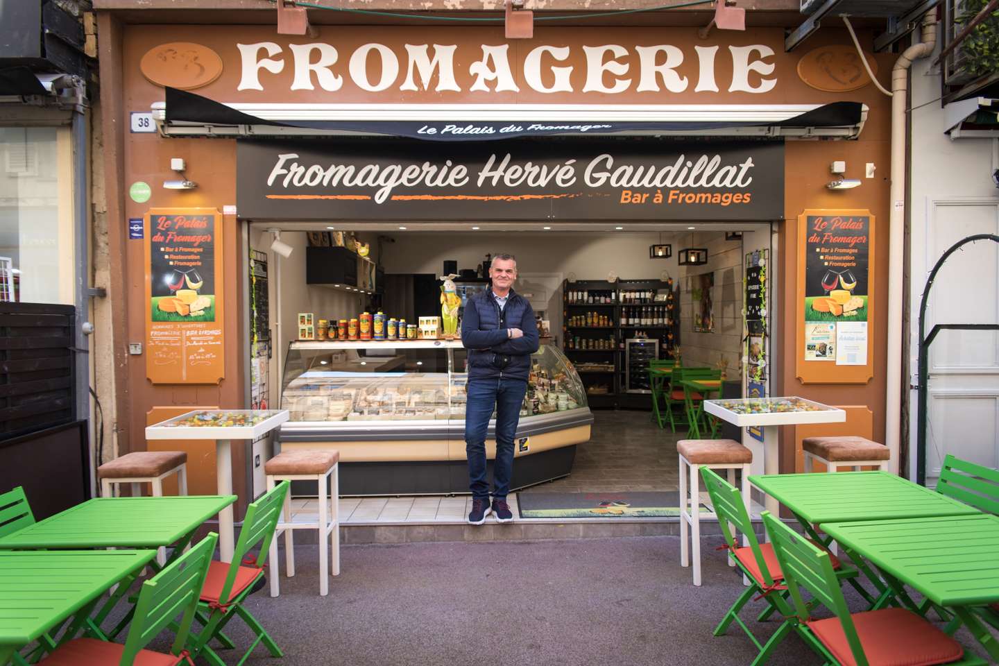 Reportagem na cidade de Fréjus, em França, uma cidade que apoia maioritáriamente Marine Le Pen, a principal candidata às presidênciais de francêsas, a seguir a Emmanuel Macron, atual presindente da Républica de França. As eleições para a 1ª volta realizam-se no próximo dia 10 de Abril. 7 de Abril de 2022 Fréjus, França TOMÁS SILVA/OBSERVADOR