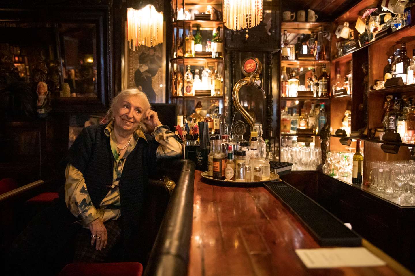 Entrevista a Alice Pinto Coelho e às suas duas filhas, donas do Bar Procópio que faz 50 anos. Juntas relembram todas os momentos e personagens que por ali passaram. 22 de Abril de 2022 Bar Procópio, Lisboa TOMÁS SILVA/OBSERVADOR
