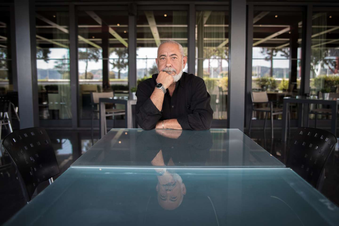 Entrevista ao Observador ao escritor Leonardo Padura. Natural de Cuba, já trabalhou como guionista, jornalista e crítico, mas ficou conhecido pelos seus romances policiais. 4 de Maio de 2022 Alcântara, Lisboa TOMÁS SILVA/OBSERVADOR
