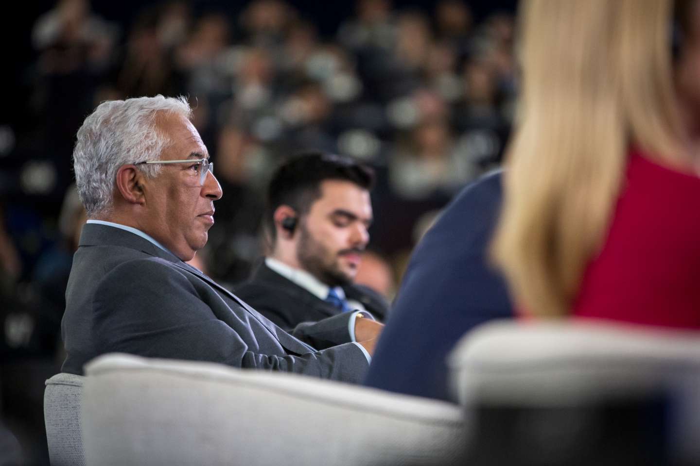 Encerramento da COFOE (Conferência sobre o Futuro da Europa/Conference on the Future of Europe) em Estrasburgo, no edifício do Parlamento Europeu: Para além dos vários cidadãos de toda a Europa que mais uma vez se juntaram, também António Costa, Primeiro Ministro de Portugal, marcou a sua presença no encerramento da COFOE, assim como Emmanuel Macron, Presidente de França; Ursula van der Leyen, Presidente da Comissão Europeia; Roberta Metsola, Presidente do Parlamento Europeu; e Guy Verhofstadt, membro do Parlamento Europeu, antigo primeiro-ministro da Bélgica e co-Presidente da COFOE. 9 de Maio de 2022 Estrasburgo, França TOMÁS SILVA/OBSERVADOR