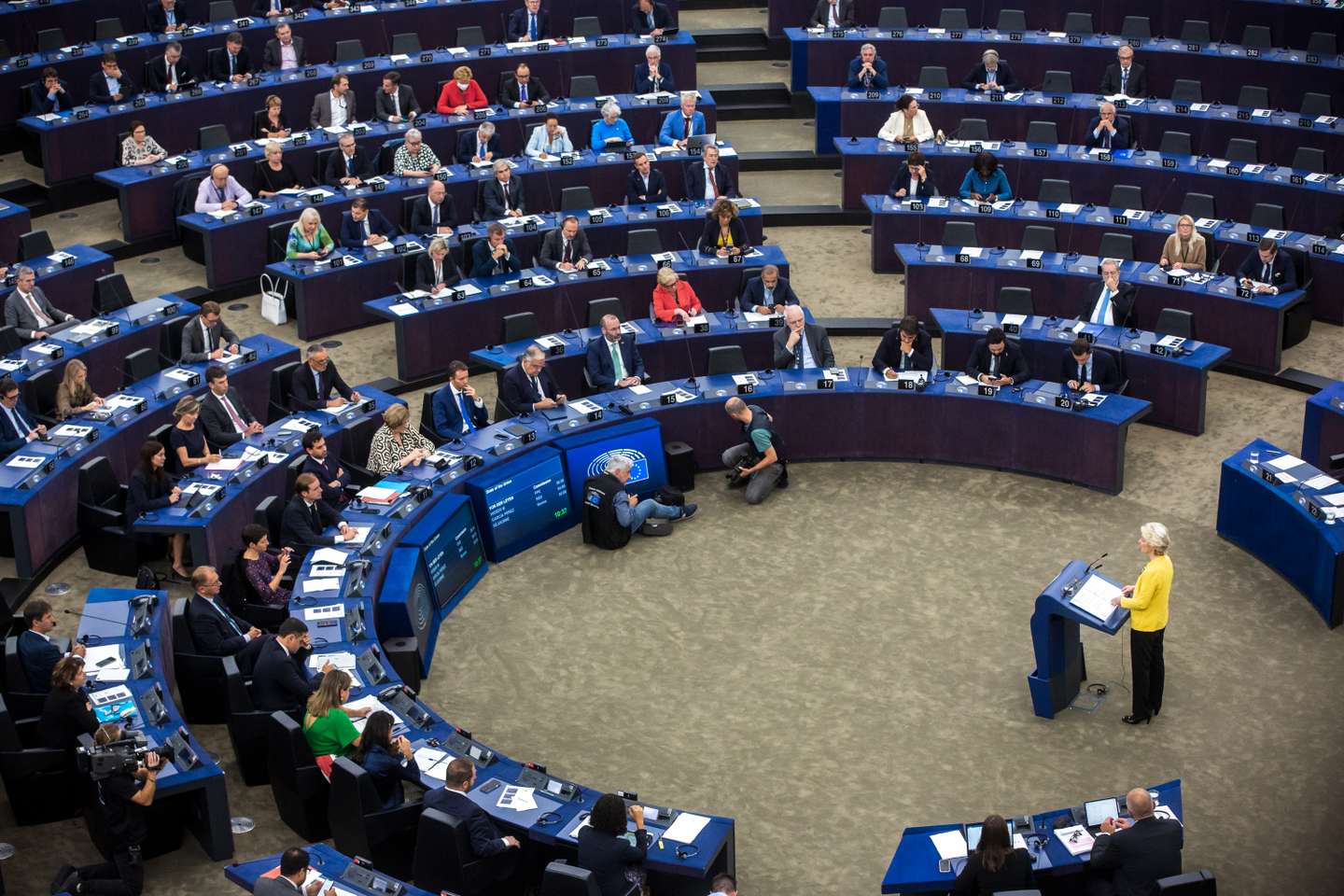 PARLAMENTO EUROPEU (PE): Estado da União: Discurso da Presidente da Comissão Europeia, Ursula von der Leyen a dar início ao debate sobre o Estado da União. Esteve presente durante todo o plenário, Olena Zenlenska, 1ª dama da Ucrânia que entrou no hemiciclo acompanhada de Roberta Metsola, presidente do PE e Ursula von der Leyen. 14 de Setembro de 2022 Parlamento Europeu, Estrasburgo TOMÁS SILVA/OBSERVADOR