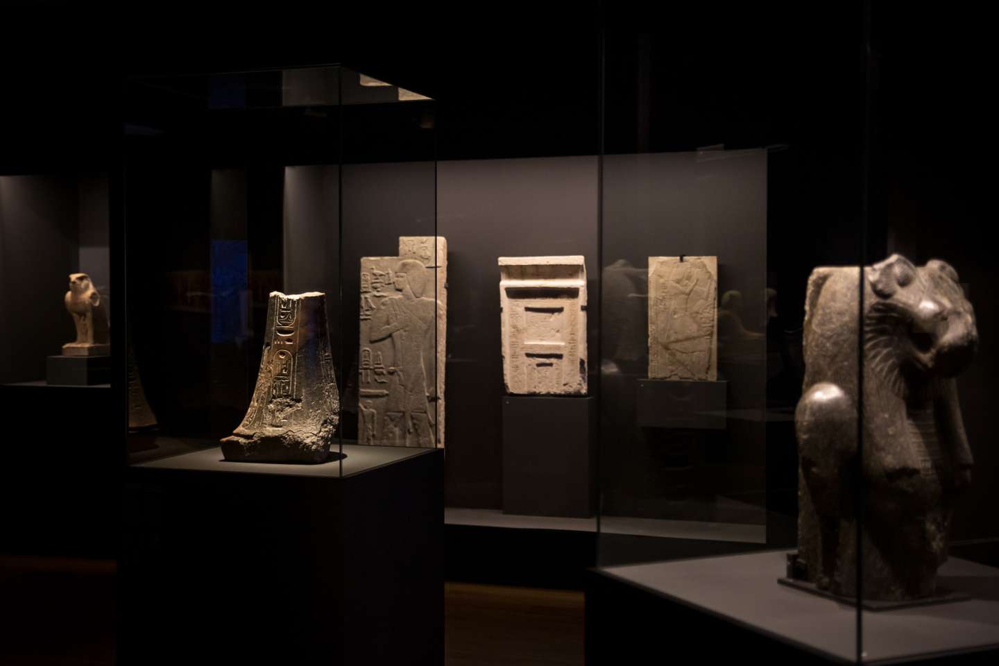 A exposição Superstar Pharaohs, no Museu Calouste Gulbenkian, expõe a figura do faraó e o papel que este desempenhava no Antigo Egipto, acompanhando a evolução do seu simbolismo pela história do mundo. A exposição estará aberta ao público de dia 25 de novembro de 2022, a 06 de março de 2023 no Museu Calouste Gulbenkian, em Lisboa. 22 de Novembro de 2022 Museu Calouste Gulbenkian, Lisboa TOMÁS SILVA/OBSERVADOR