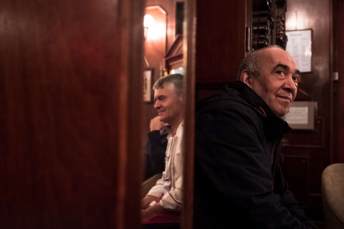 O café de São Bento, em frente à Assembleia da República, celebra 40 anos desde que abriu portas, nele já entraram a maior parte dos politicos do país. 6 de Dezembro de 2022 Café de São Bento, Lisboa TOMÁS SILVA/OBSREVADOR