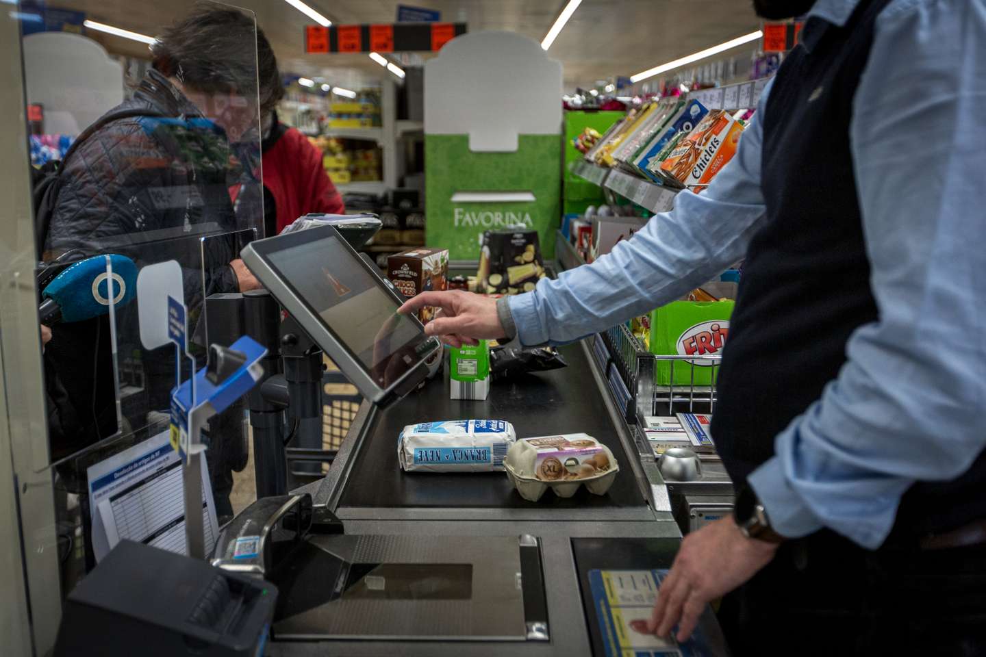 O Observador acompanhou uma equipa da ASAE, numa operação de fiscalização no Lidl de Alvalade, em Lisboa. 9 de Março de 2023 Alvalade, Lisboa TOMÁS SILVA/OBSERVADOR