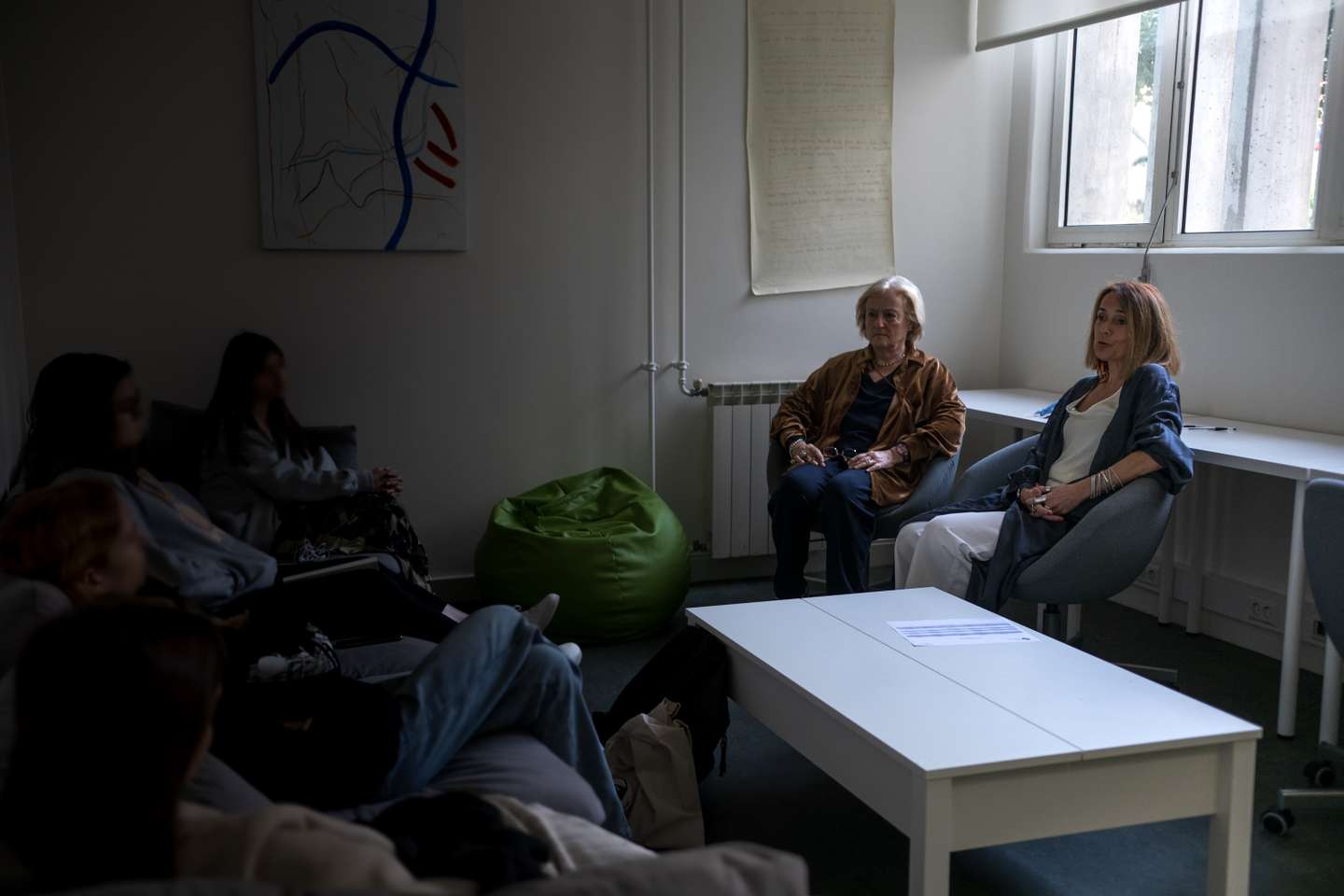 Reportagem sobre saúde mental: O Hospital de Dia para Doenças do Comportamento Alimentar, que fica na Clínica Psiquiátrica de São José de Telheiras -- Irmãs Hospitaleiras -- é um programa que tem como objetivo proporcionar ao utente um tratamento que promova melhoria da saúde global, intervenção terapêutica em várias dimensões, médica, psicológica, nutricional, corporal, estética e relacional, permitindo ao utente recuperar um regime alimentar adequado e reconciliar-se com o seu corpo. 29 de Março de 2023 Irmãs Hospitaleiras, Telheiras TOMÁS SILVA/OBSERVADOR