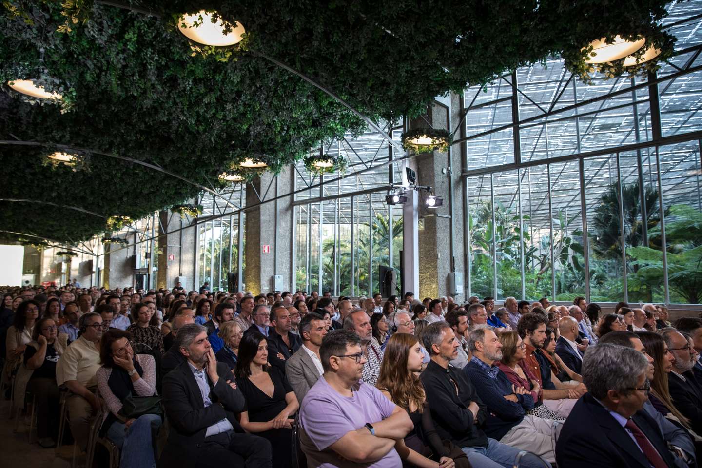 Yuval Noah Harari, historiador e filósofo isrealita, vem pela primeira vez a Portugal para a conferencia "Humaniadade, não é assim tão simples", na Estufa Fria, em, Lisboa. 19 de Maio de 2023 Estufa Fria, Lisboa TOMÁS SILVA/OBSERVADOR