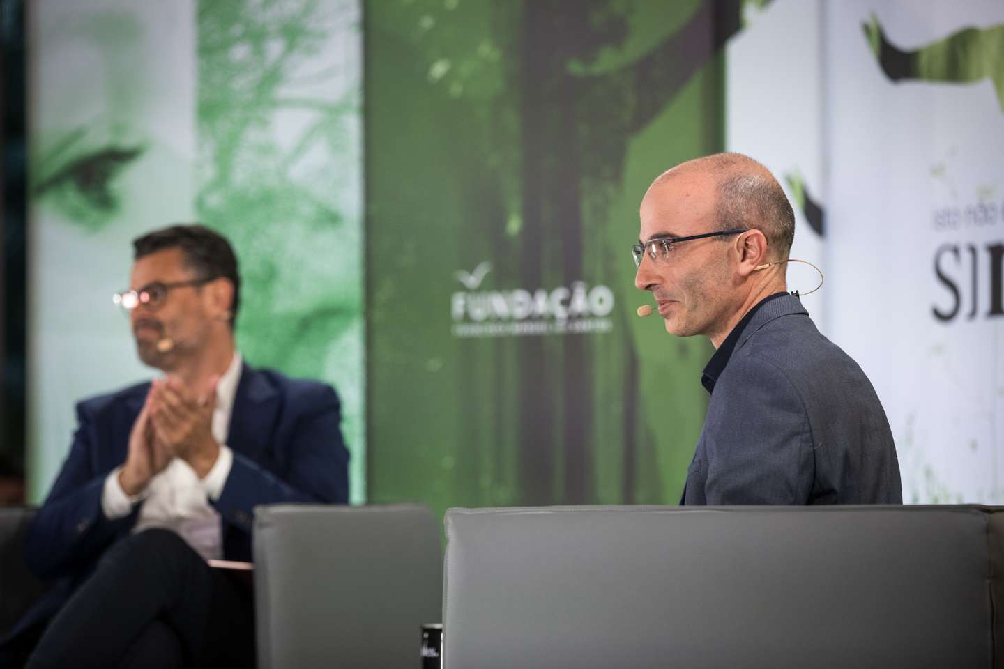Yuval Noah Harari, historiador e filósofo isrealita, vem pela primeira vez a Portugal para a conferencia "Humaniadade, não é assim tão simples", na Estufa Fria, em, Lisboa. 19 de Maio de 2023 Estufa Fria, Lisboa TOMÁS SILVA/OBSERVADOR