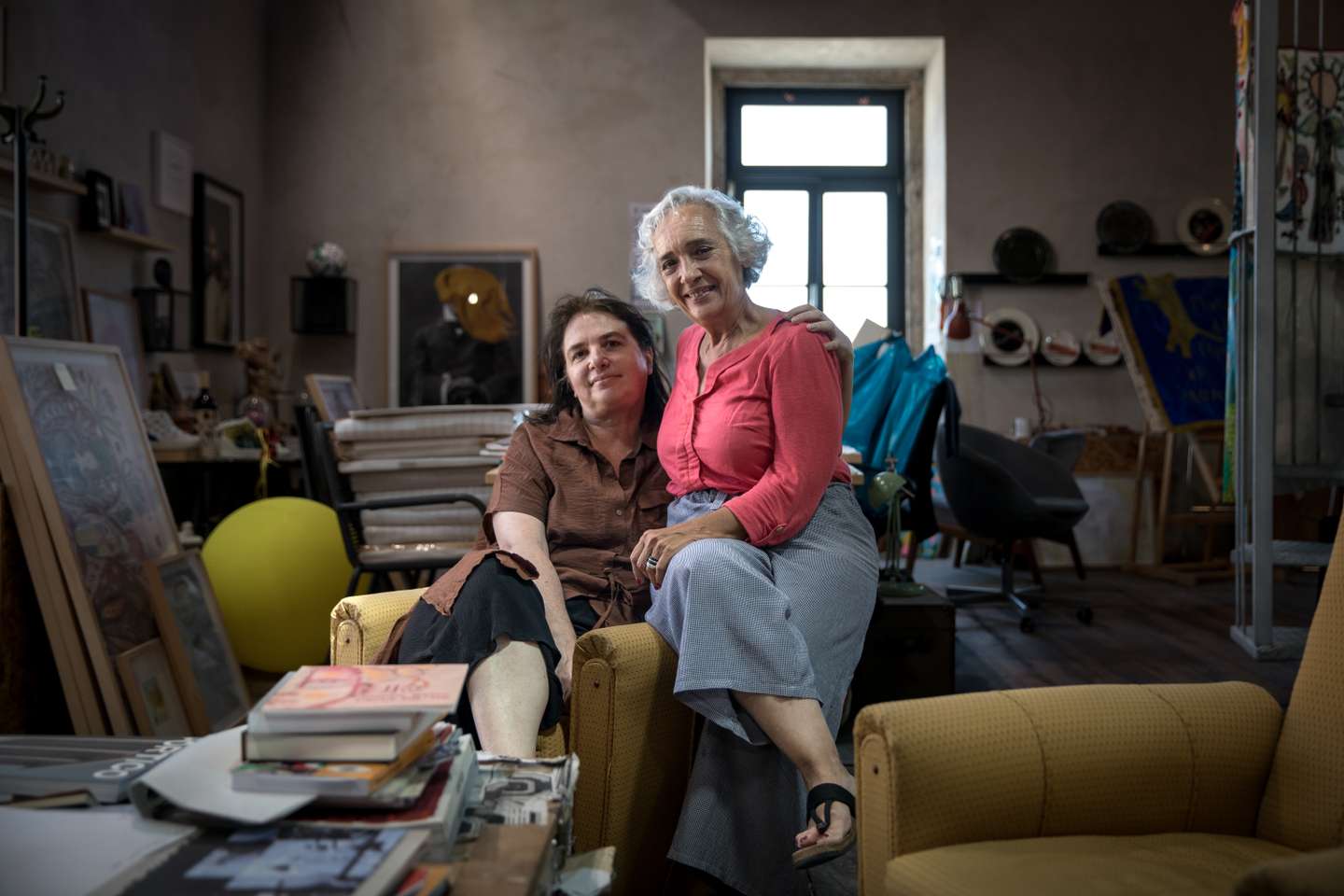 Saúde Mental: reportagem no "Manicómio", um espaço de criação artística, em Lisboa, onde através da arte, dedicam-se à reinserção psicossocial e profissional de pessoas diagnostícadas com doenças mentais. Recentemente iníciaram um novo projeto chamado de Consulta sem Paredes, onde consultas de psicologia acontecemm em espaços abertos. 26 de Junho de 2023 Manicómio, Beato TOMÁS SILVA/OBSERVADOR