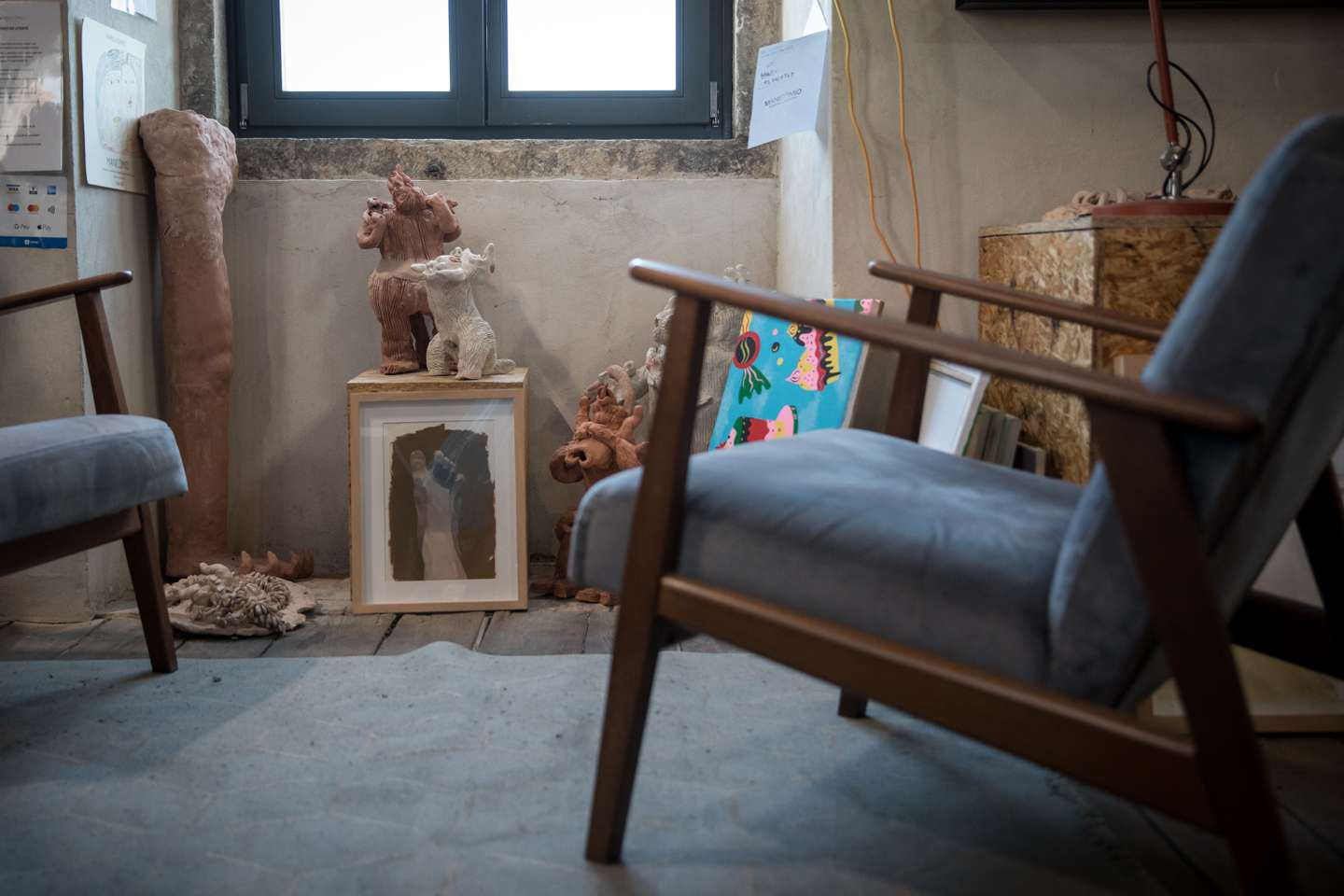 Saúde Mental: reportagem no "Manicómio", um espaço de criação artística, em Lisboa, onde através da arte, dedicam-se à reinserção psicossocial e profissional de pessoas diagnostícadas com doenças mentais. Recentemente iníciaram um novo projeto chamado de Consulta sem Paredes, onde consultas de psicologia acontecemm em espaços abertos. 26 de Junho de 2023 Manicómio, Beato TOMÁS SILVA/OBSERVADOR