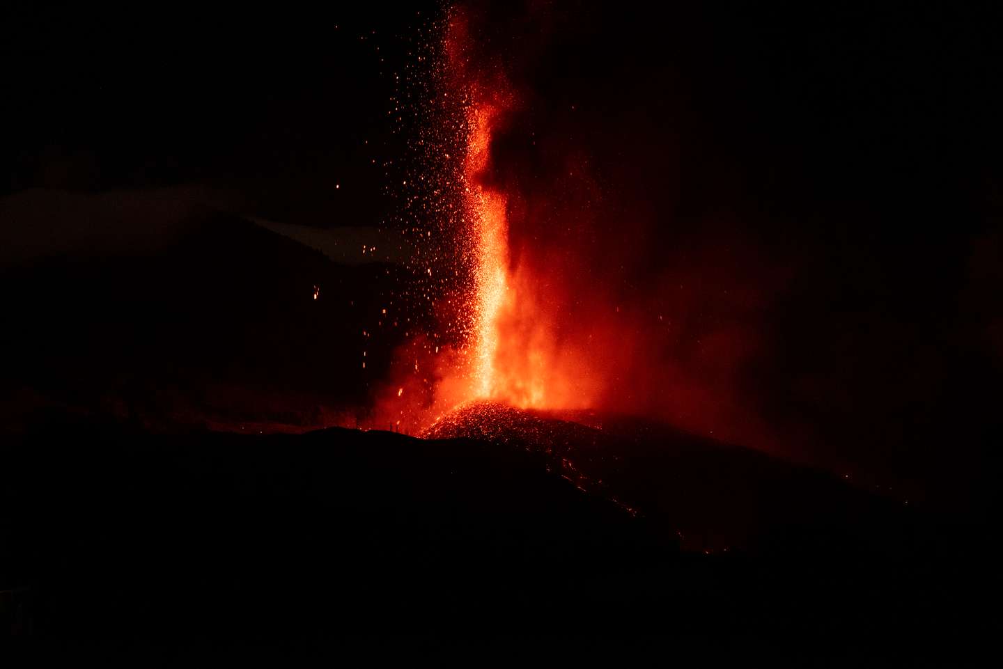La Palma Volcano Continues To Erupt