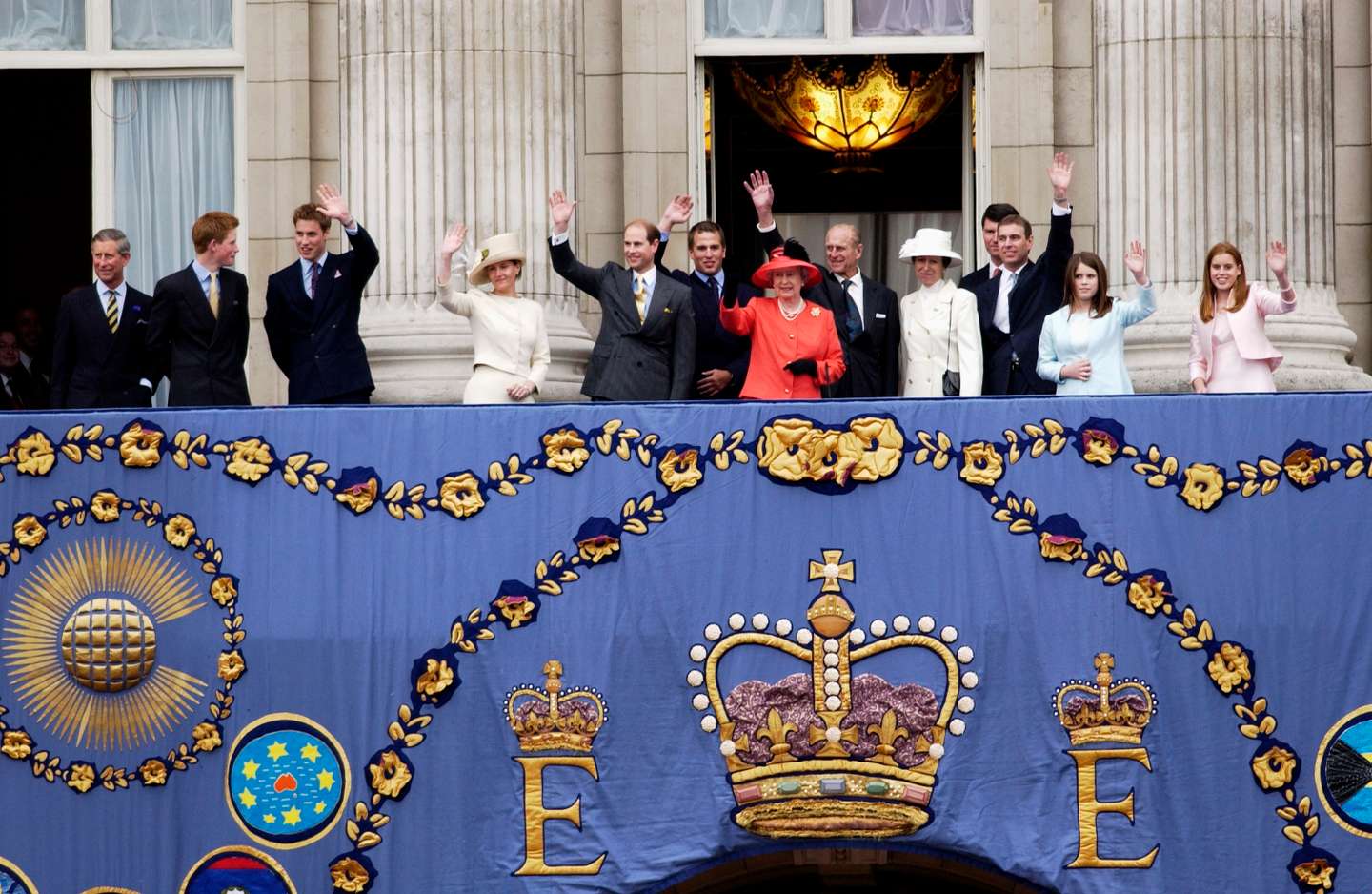 Queen And Family Balcony