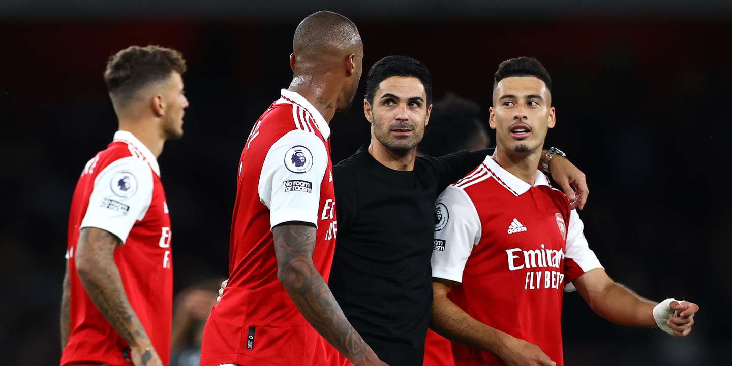 Arsenal teve um arranque de temporada surpreendente: depois das três derrotas a abrir na última época, ganhou seis dos primeiros sete jogos e ocupa a primeira posição