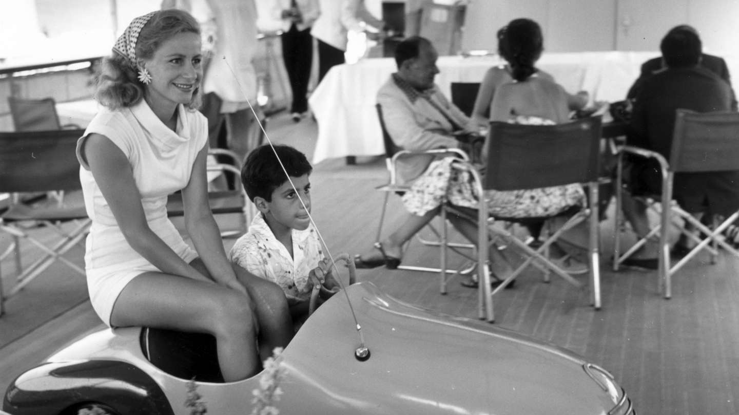 Tina Onassis