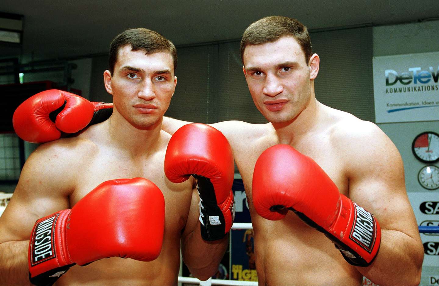 O mayor de Kiev, Vitali Klitschko, ex-campeão mundial de peso-pesado de boxe, e o irmão, Wladimir Klitschko , também ele ex-campeão de peso-pesado